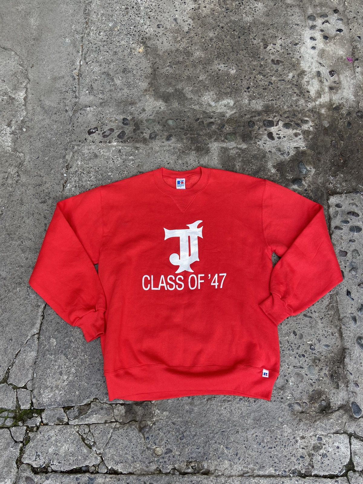 Vintage class of 47’ vintage russell crewneck