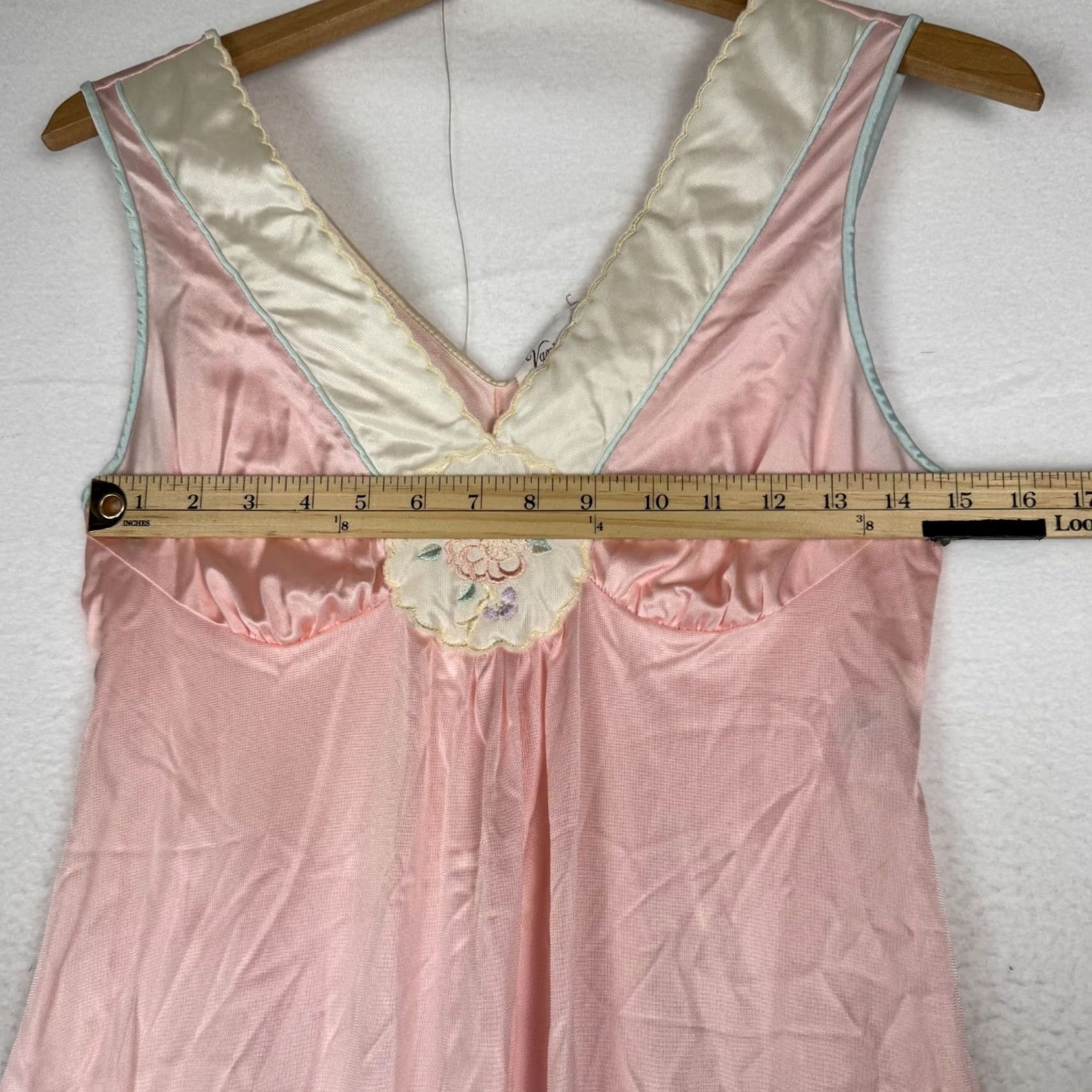 Vintage VINTAGE Vanity Fair Pink Satin Night Gown Dress Satin Nightgown Eveningwear 1970s USA Womens S Size S / US 4 / IT 40 - 5 Thumbnail