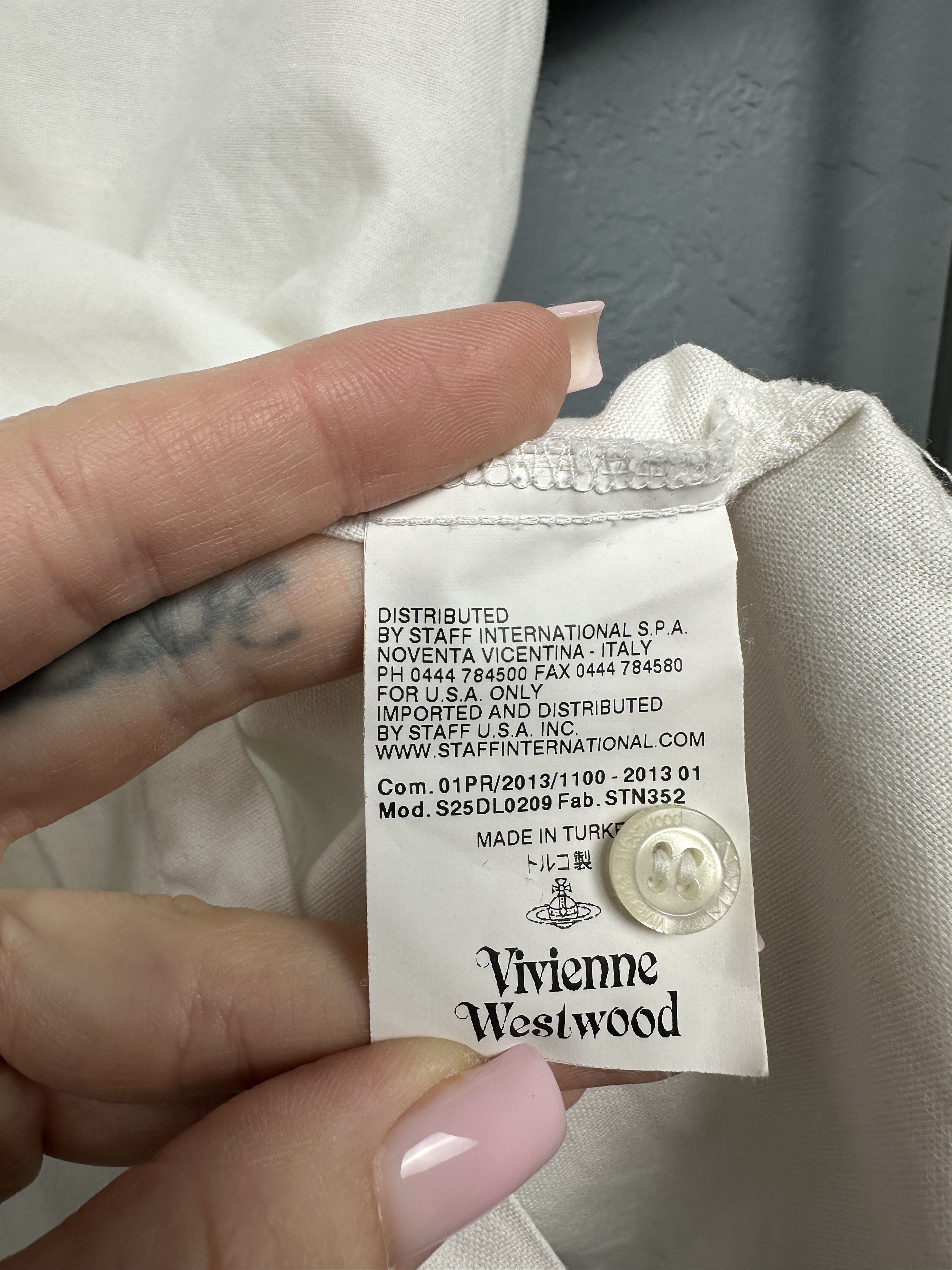 Vivienne Westwood Vivienne Westwood Mens Short Sleeve White Shirt Size US M / EU 48-50 / 2 - 7 Thumbnail