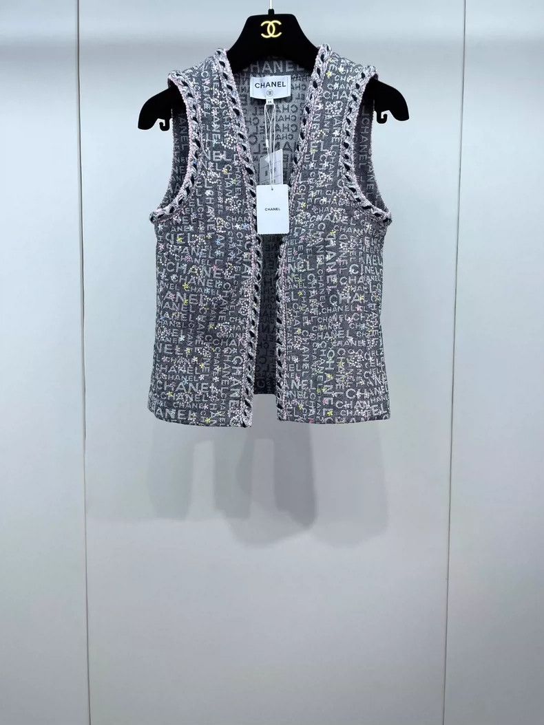 Chanel Chanel 24-letter flower sequin denim vest 2504-Nextarrow Size XXS / US 00 / IT 34 - 1 Thumbnail