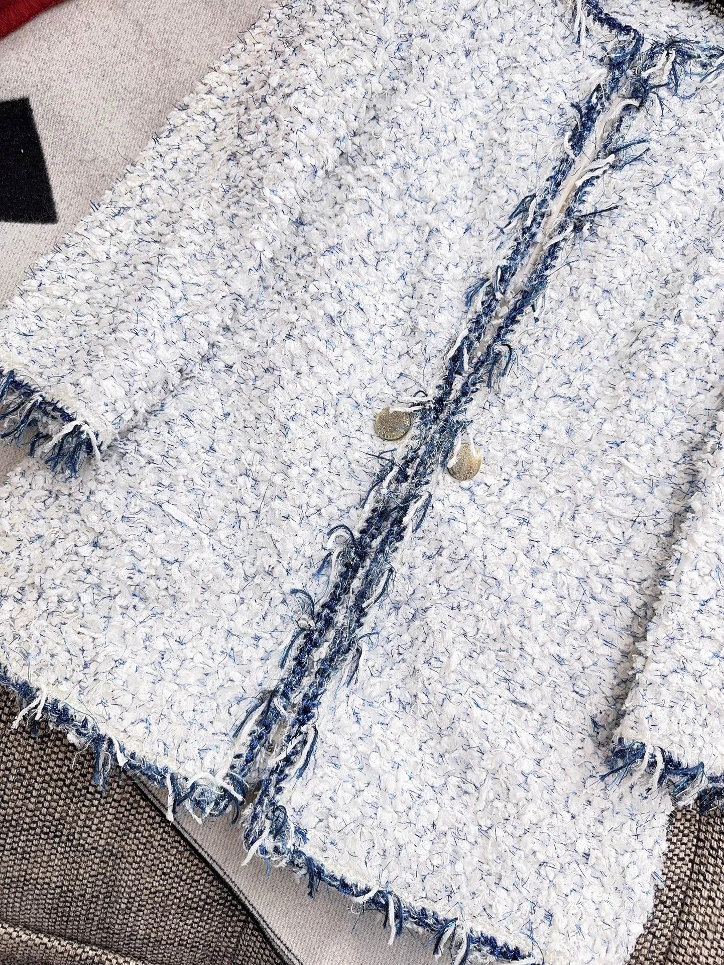 Chanel Chanel 18s Waterfall Blue/White Tassel-Tweed 8sleeve Jacket Size XS / US 0-2 / IT 36-38 - 6 Thumbnail