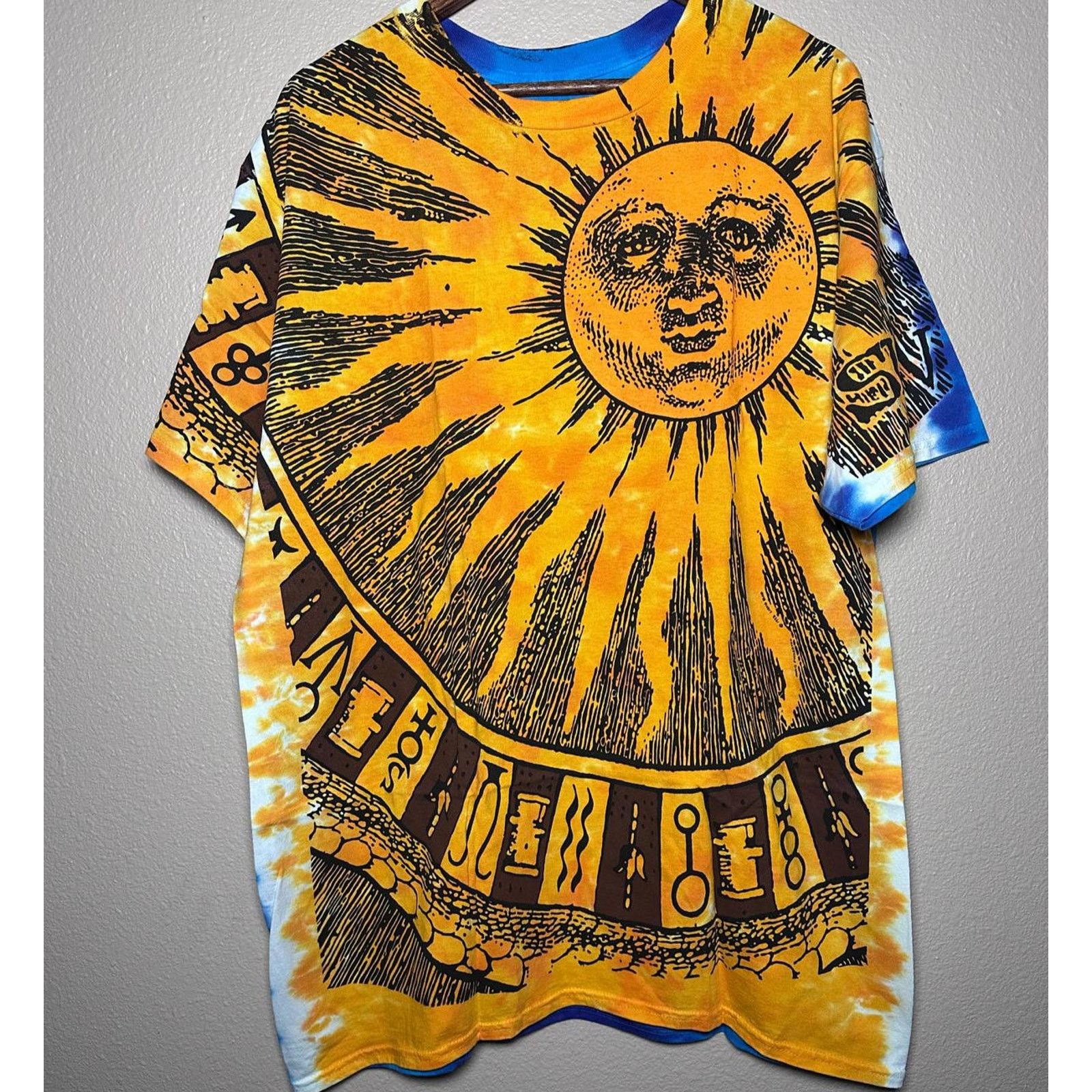 Liquid Blue 🌞 Liquid Blue 🌛 “Sun & Moon” Tee – Size XL Size US XL / EU 56 / 4 - 1 Thumbnail