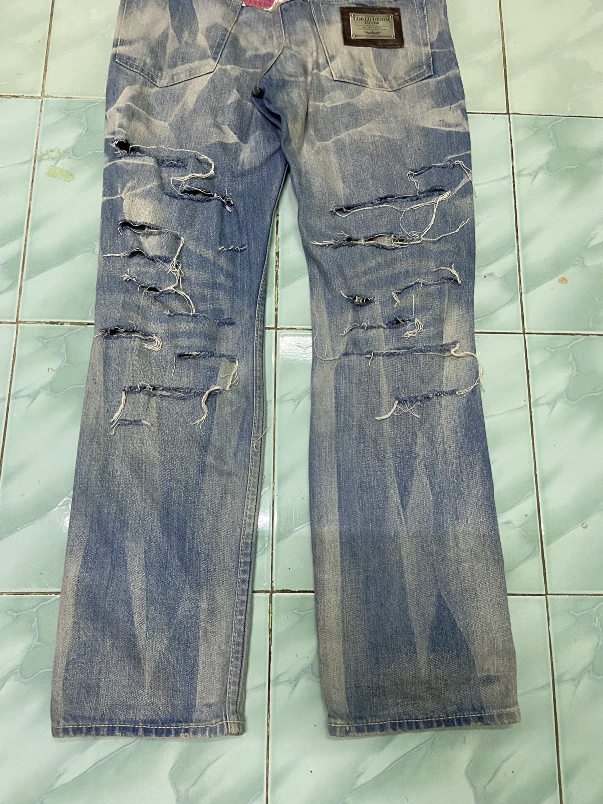 Japanese Brand Steals Distressed Denim Co & Lu jeans washed faded Size US 31 - 6 Thumbnail