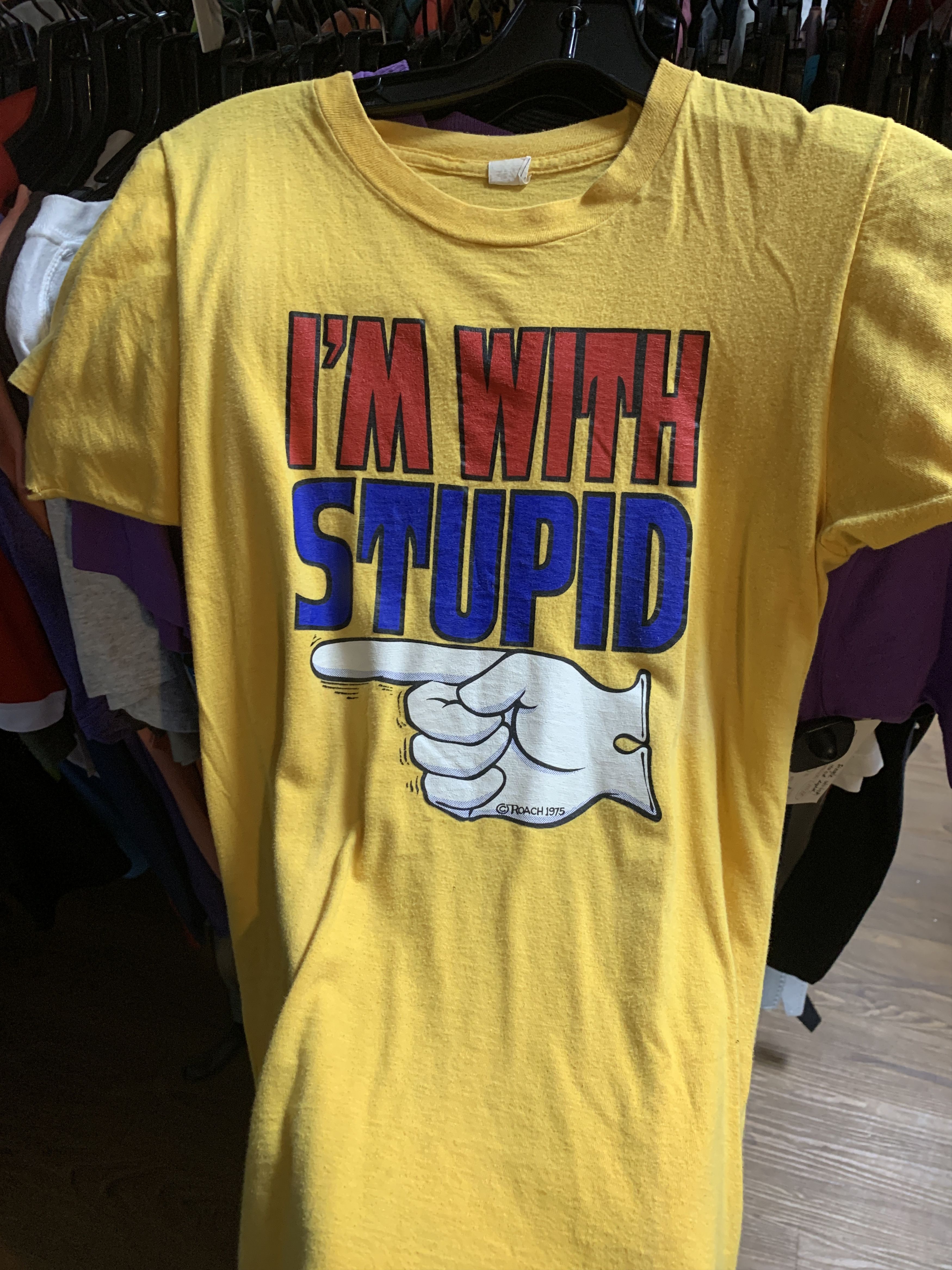 Vintage *RARE* Vintage 1970’s I’m With Stupid Single Stitch T-Shirt Size US M / EU 48-50 / 2 - 1 Thumbnail