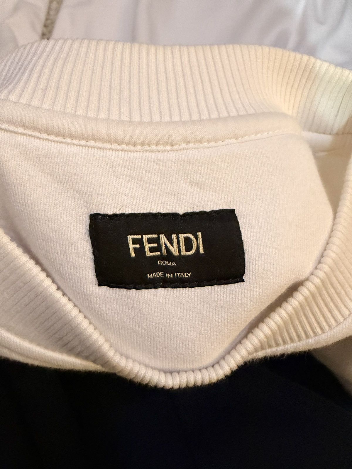 Fendi Fendi Logo Embossed Sweater Size US S / EU 44-46 / 1 - 5 Thumbnail