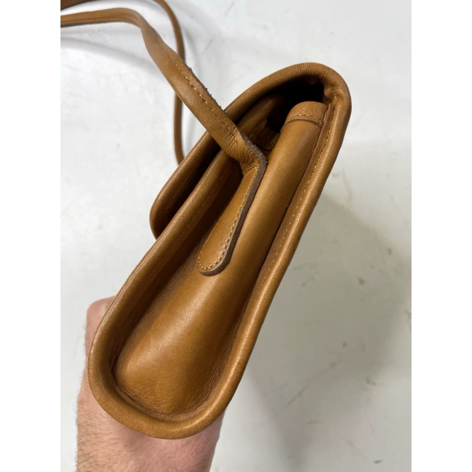 Coach VINTAGE Coach Chrystie Tan Leather Bag Satchel Flap Brass Hardware Crossbody Bag Charm Brown Leather Women/Men? Unisex Adults Size ONE SIZE - 4 Thumbnail