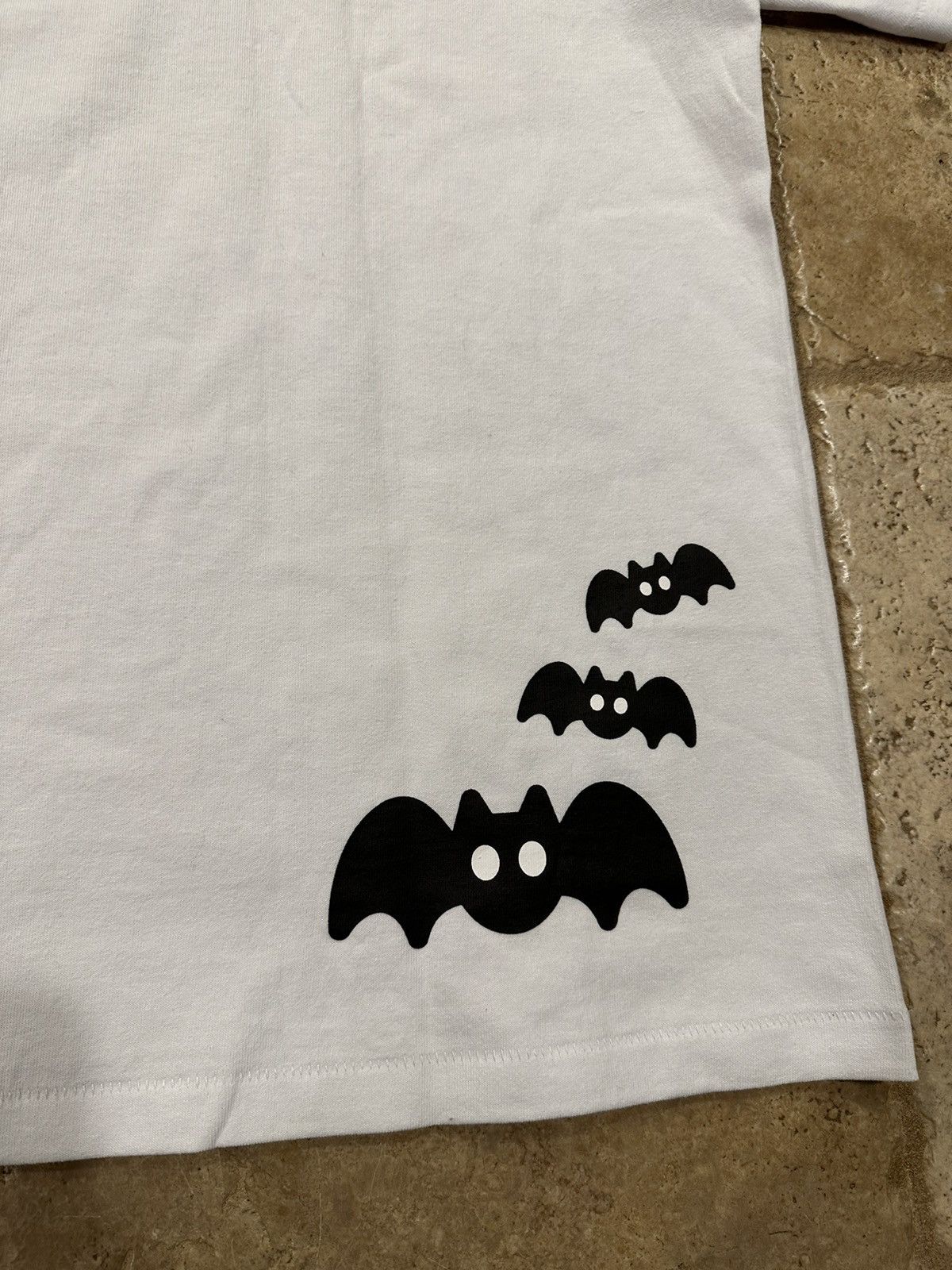 Bape Bape Baby Milo Halloween Bones / Bats White T-Shirt Size US XL / EU 56 / 4 - 8 Thumbnail
