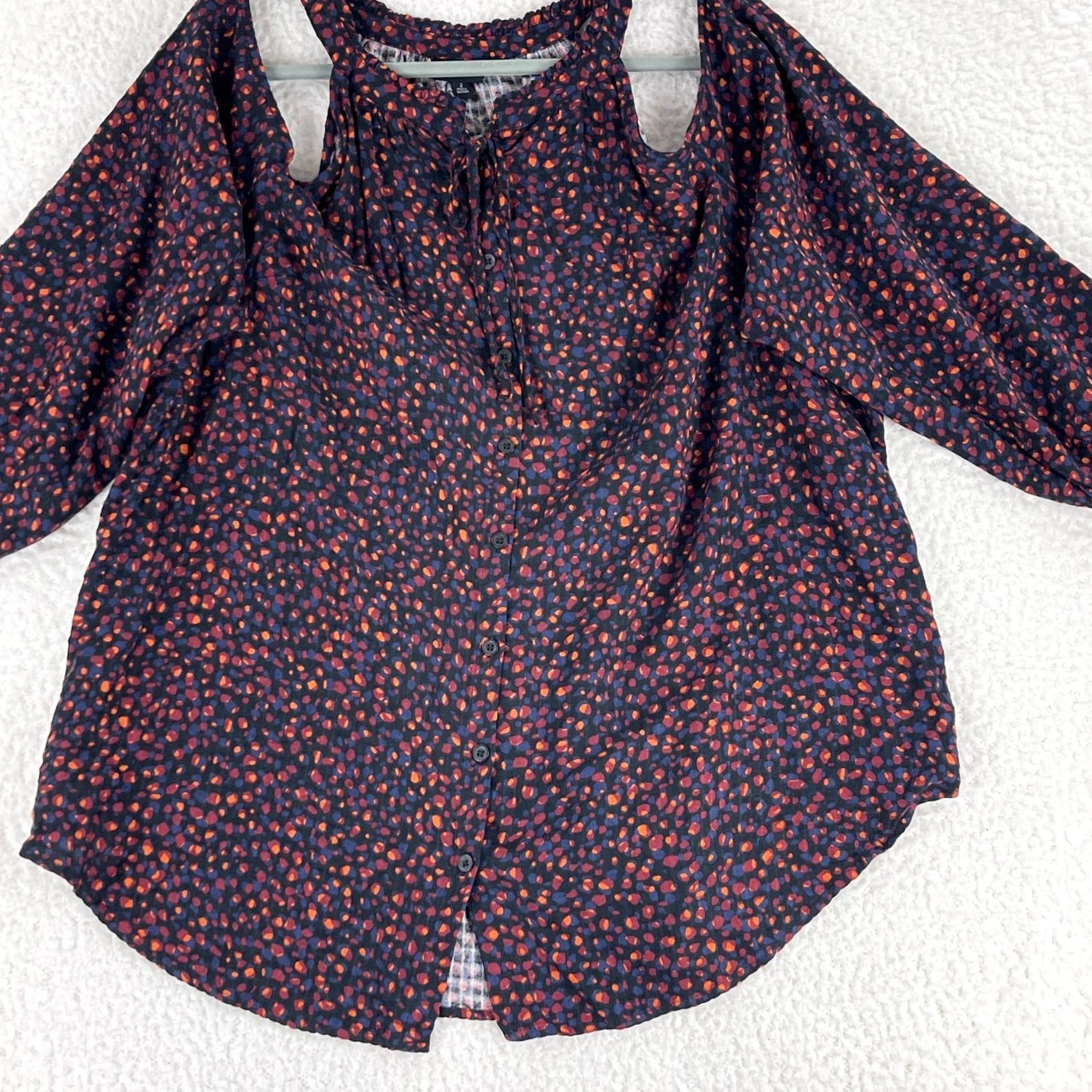Torrid Torrid Blouse Shirt Womens Plus 2X Black Mini Dot Crinkle Gauze Cold Shoulder Tie-Front Top Size XXL / US 16-18 / IT 52-54 - 4 Thumbnail