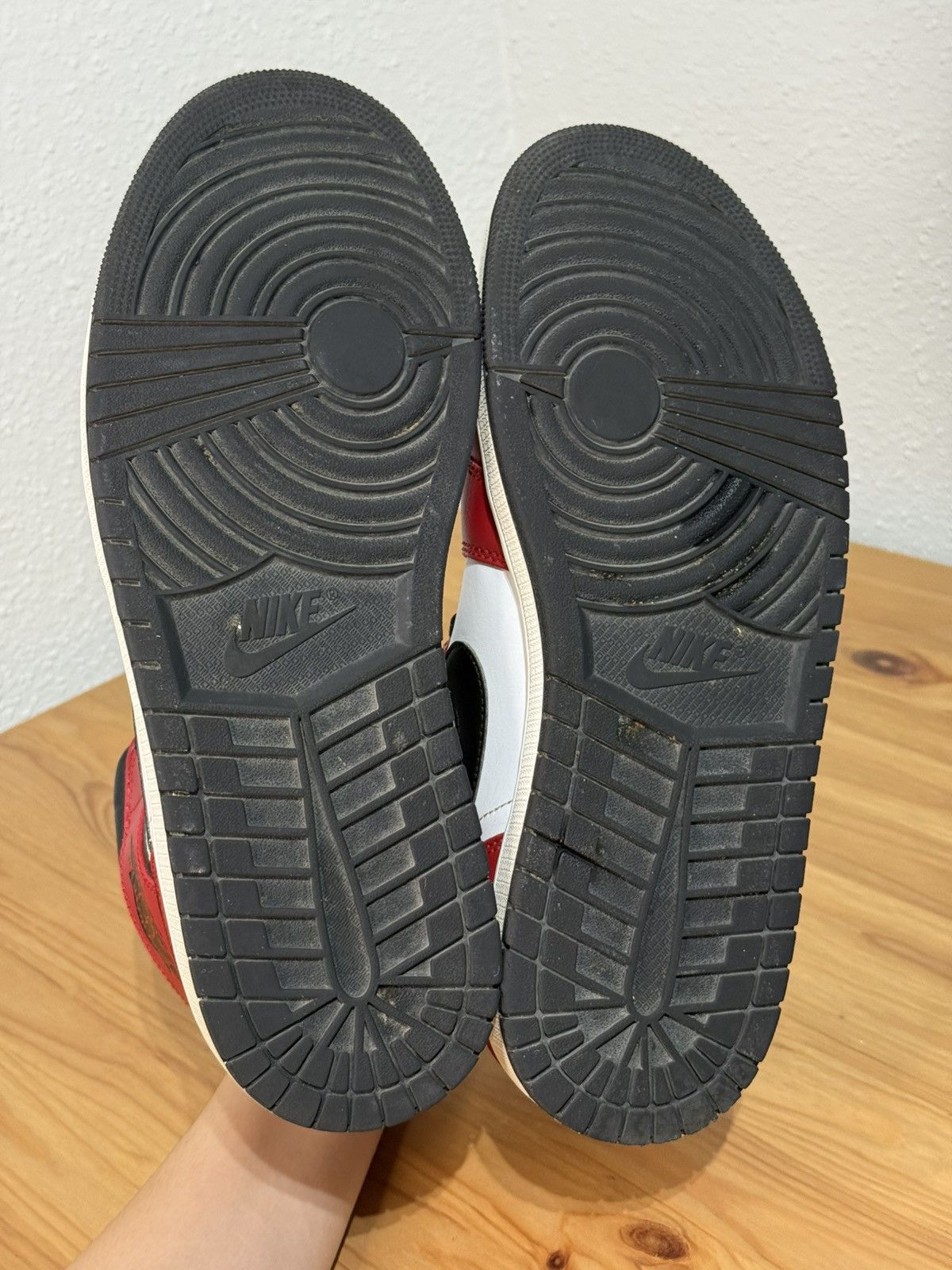 Jordan Brand × Nike Nike Air Jordan 1 Mid Chicago Toe No box Size US 10.5 / EU 43-44 - 5 Thumbnail