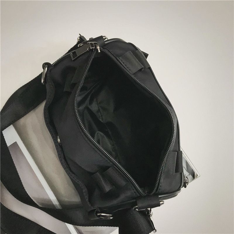 Japanese Brand Utility grunge buckle crossbody shoulder bag pouch bag Size ONE SIZE - 5 Thumbnail