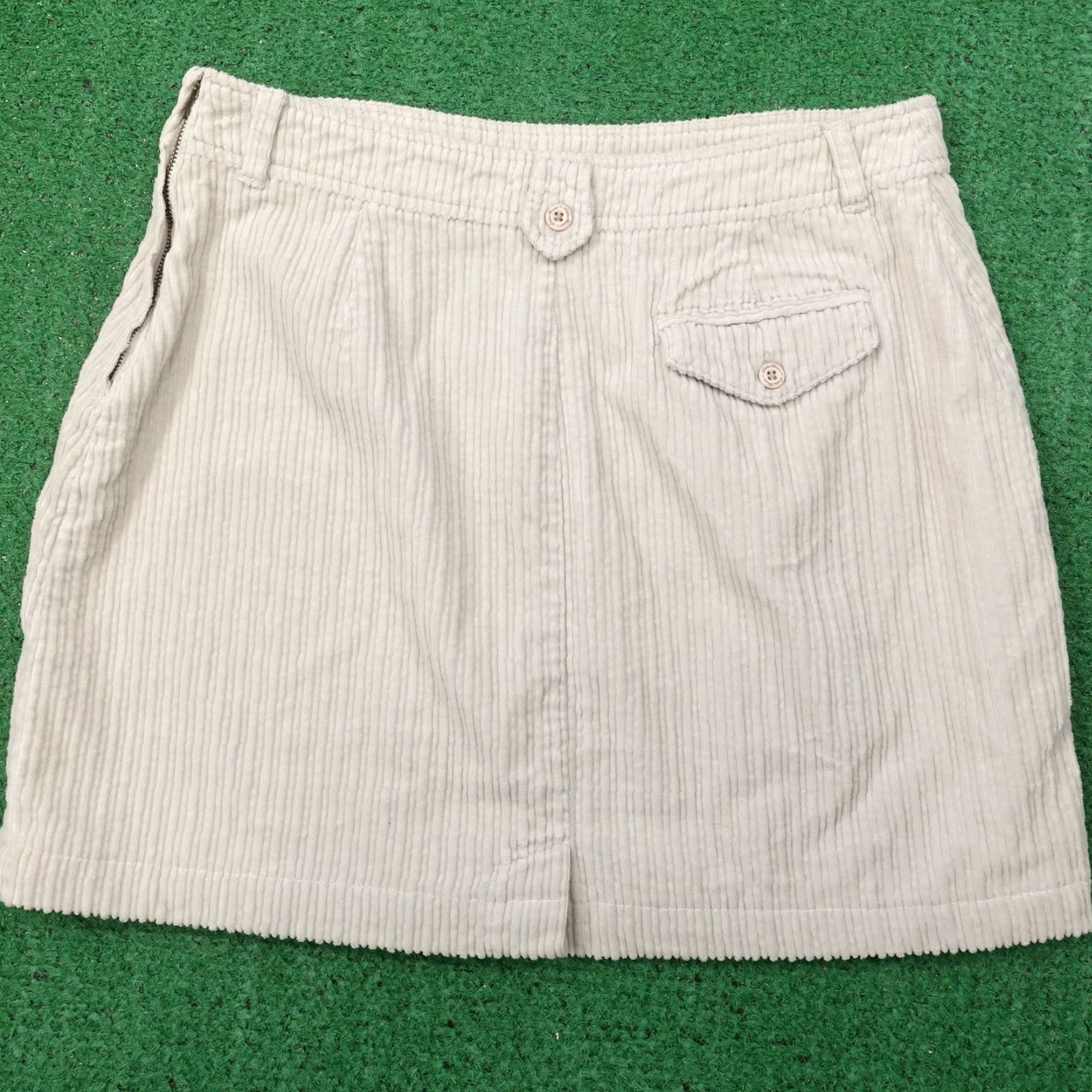 Eddie Bauer VINTAGE Eddie Bauer Women's Skirt 12 Tall Beige Corduroy Casual Mini Pockets Zipper Size 34" / US 12 / IT 48 - 4 Thumbnail