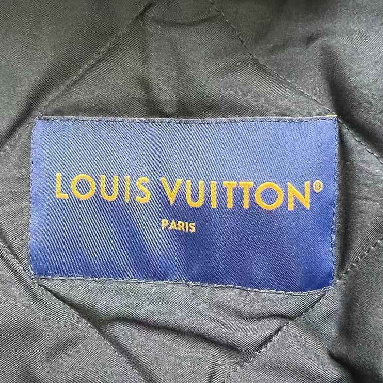 Louis Vuitton Louis Vuitton Black and blue gradient full-print bomber ja Size US M / EU 48-50 / 2 - 5 Thumbnail