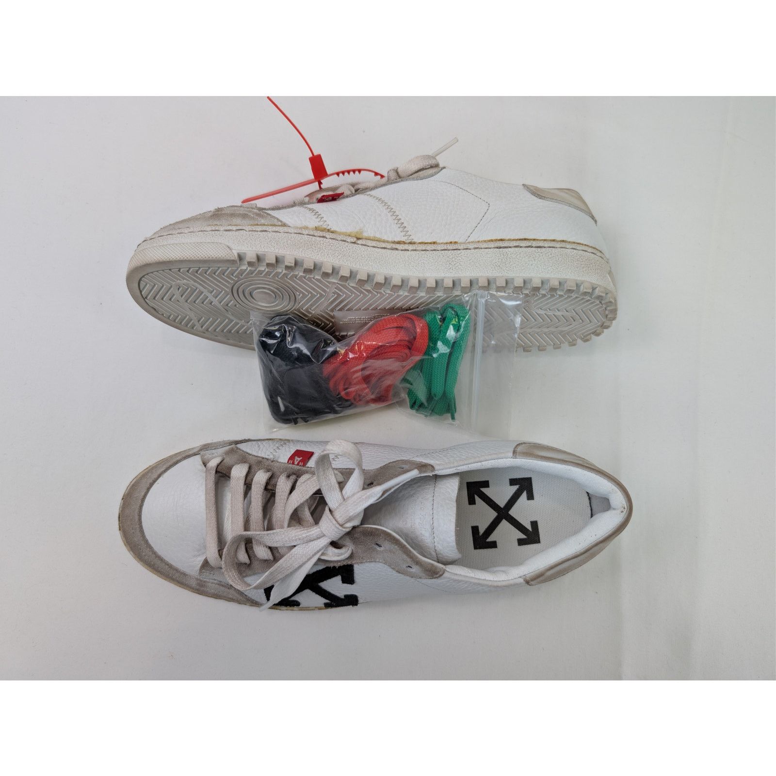 Off-White o1rshd1 Virgil Abloh Address Low Top Sneaker White / Black Size US 8 / EU 41 - 1 Thumbnail