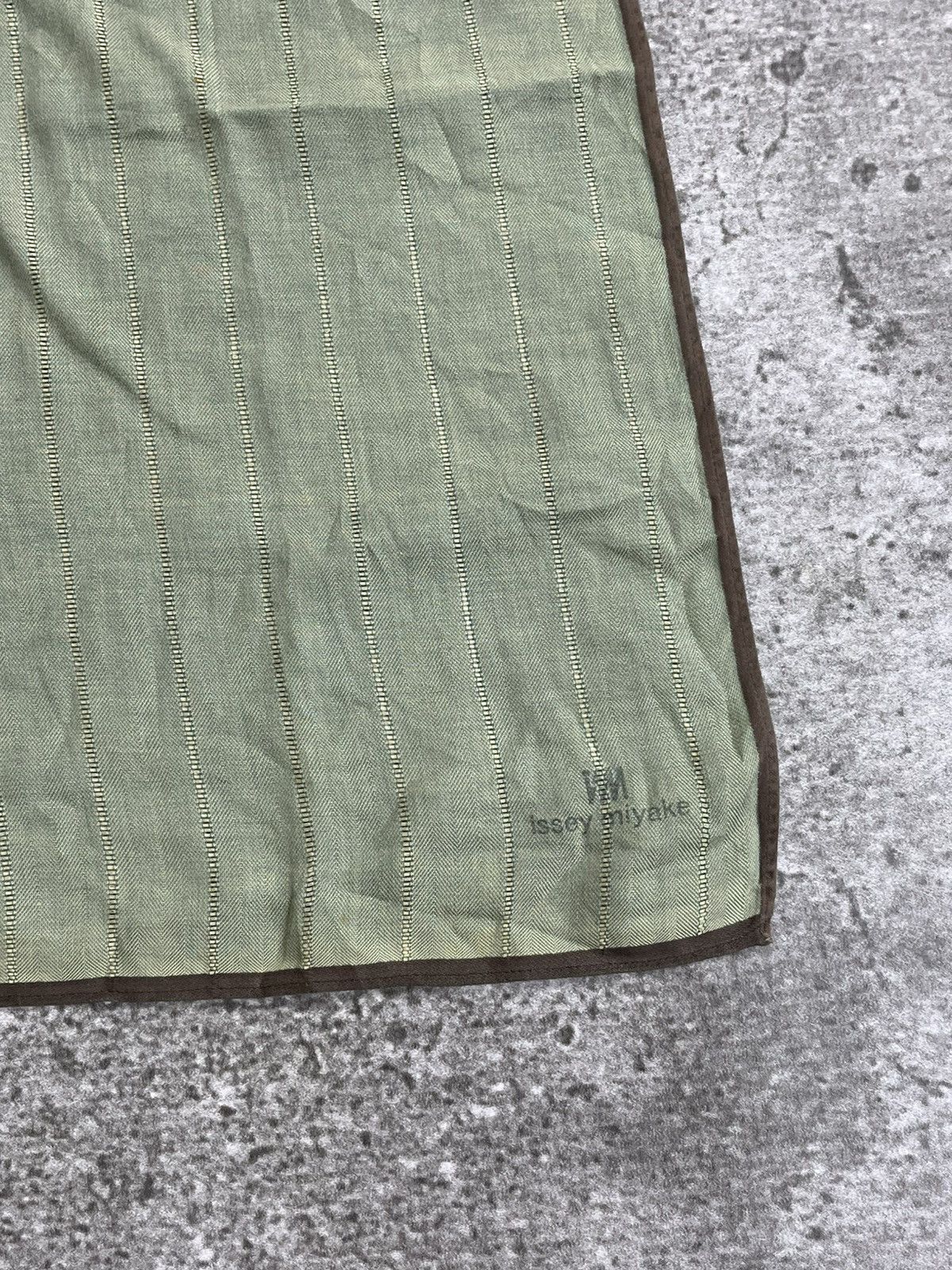 Issey Miyake Issey Miyake Handkerchief / Bandana / Neckerchief Size ONE SIZE - 2 Thumbnail