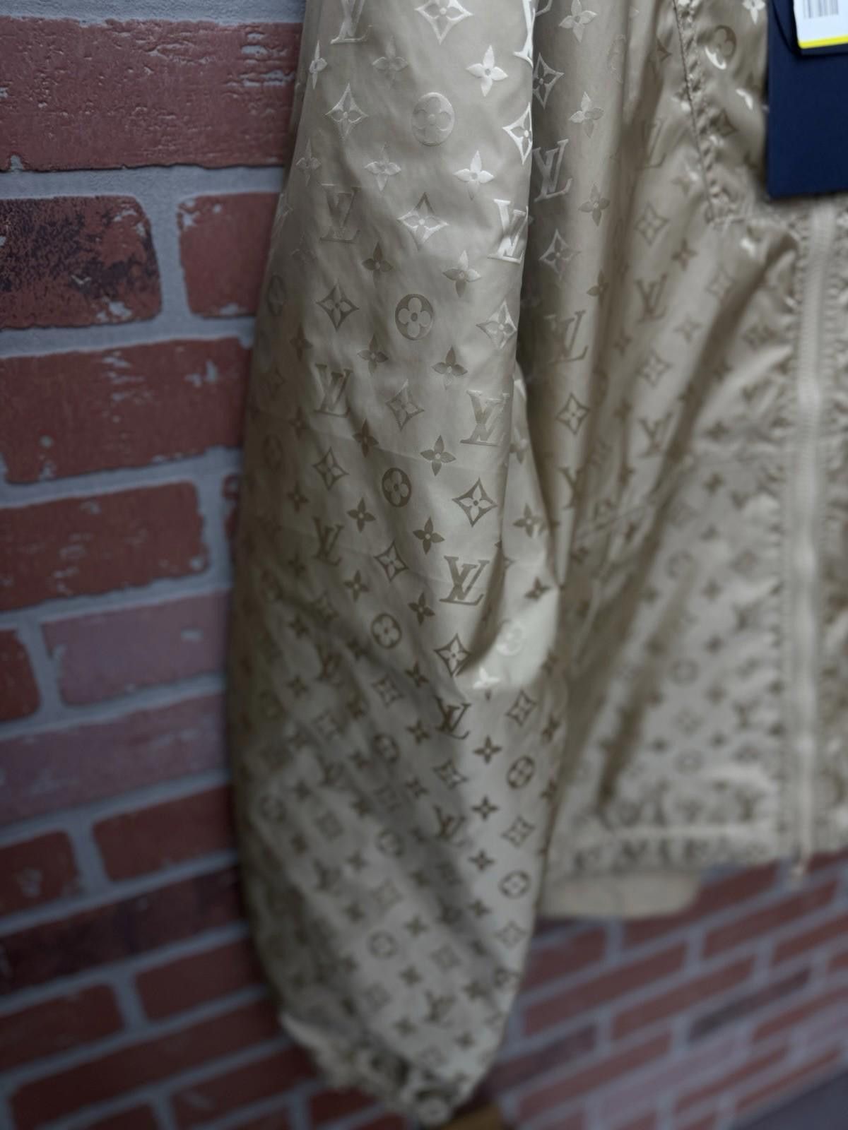 Louis Vuitton Louis Vuitton Gold Monogram Reversible Windbreaker $3000 NEW Size US L / EU 52-54 / 3 - 5 Thumbnail