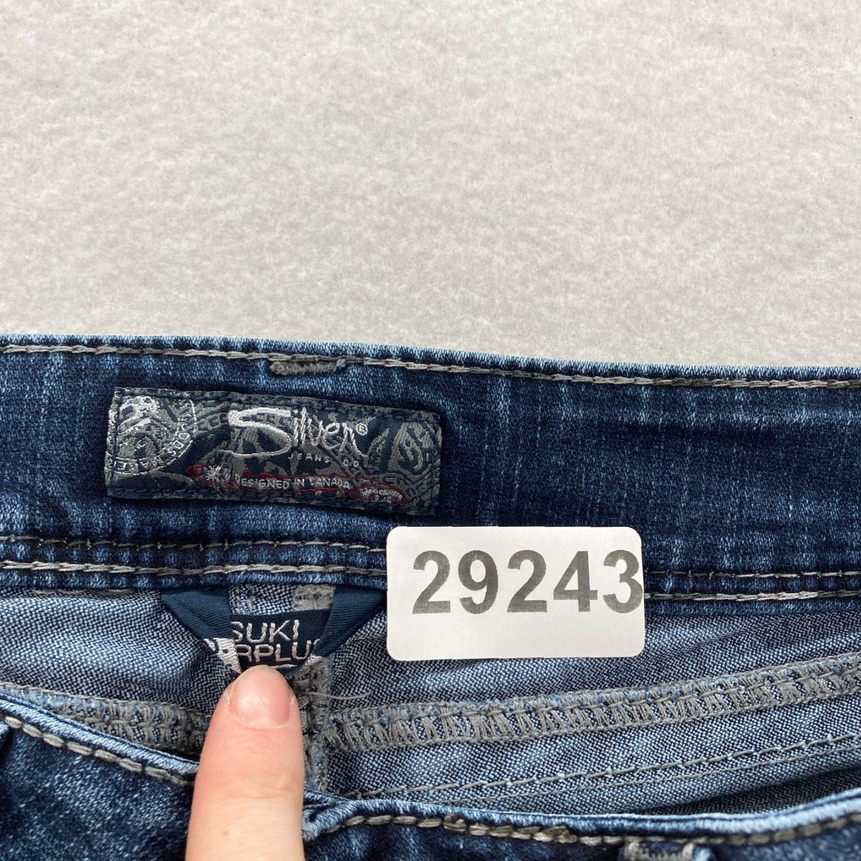 Silver Jeans Co. Silver Jeans Suki Surplus Women's 29x32 Bootcut Dark Wash Blue Denim Grunge Rock Size 29" - 5 Thumbnail