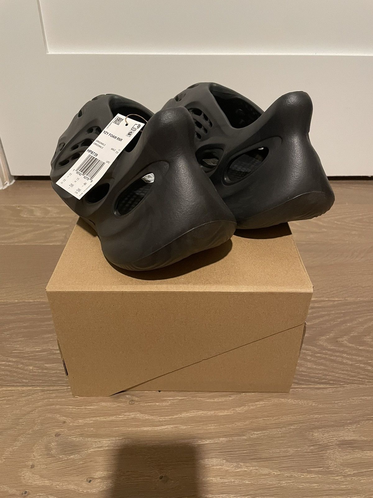 Yeezy Yeezy foam runner size 11 onyx new Size US 11 / EU 44 - 3 Thumbnail