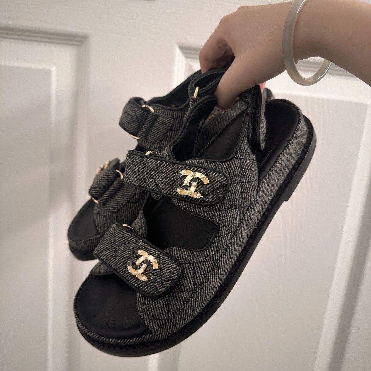 Chanel Chanel Navy Blue Quilted Velvet CC Velcro Dad Flats Size US 6 / IT 36 - 2 Thumbnail