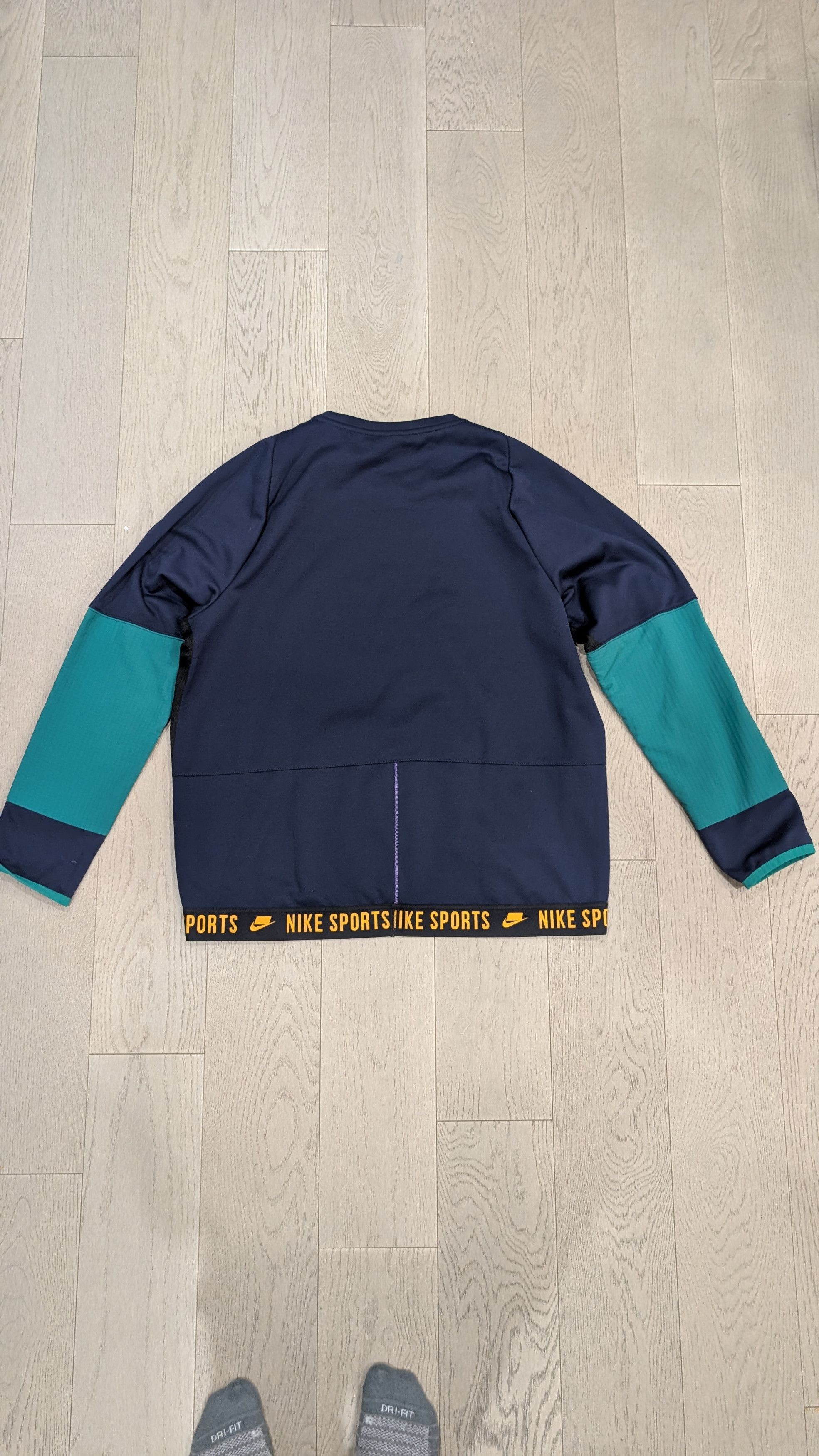 Nike Nike Sportswear Sweatshirt Size US XL / EU 56 / 4 - 5 Thumbnail
