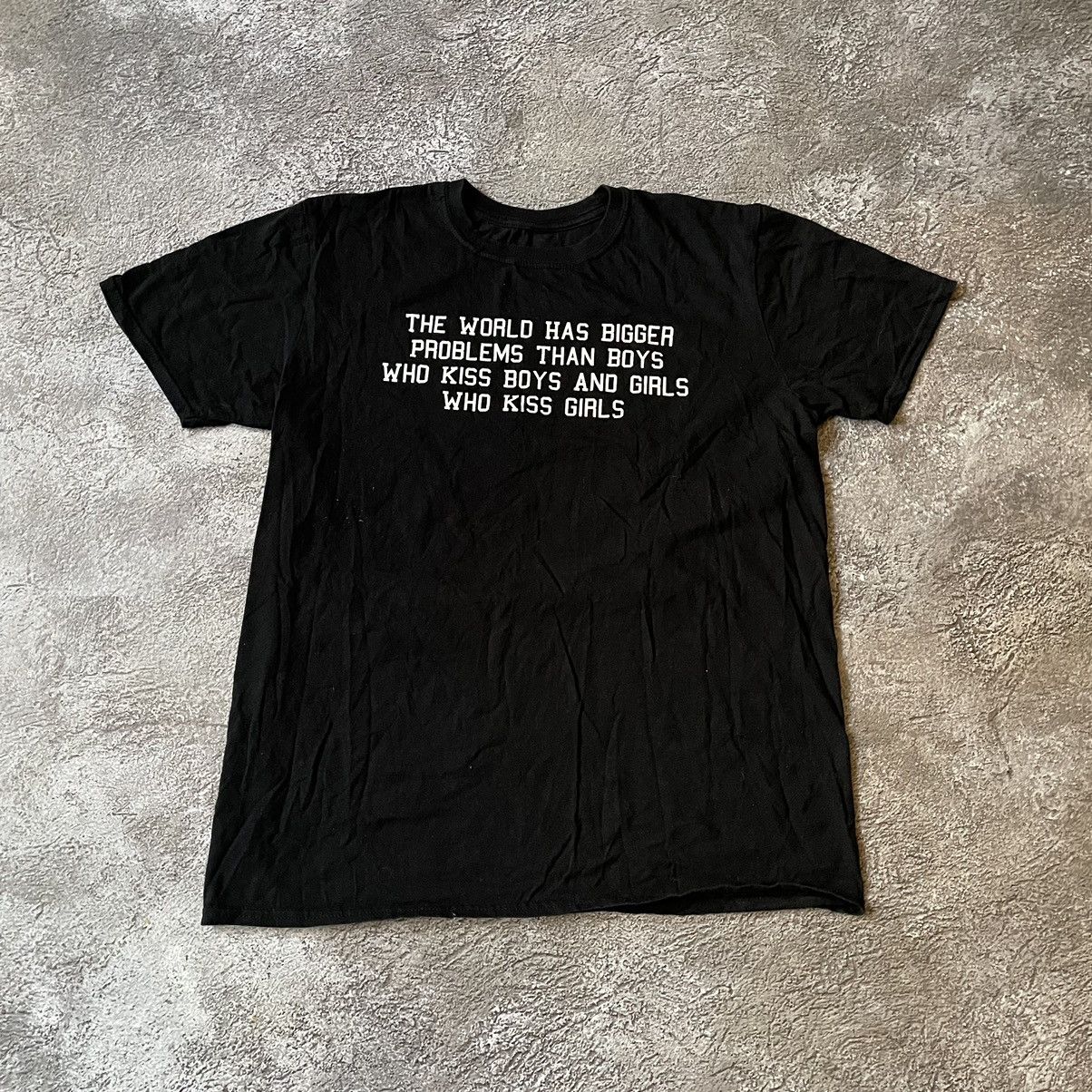 Vintage Vintage Y2K ADULT “ BOYS WHO KISS BOYS WORLD HAS “ FUNNY TEE Size US M / EU 48-50 / 2 - 2 Thumbnail
