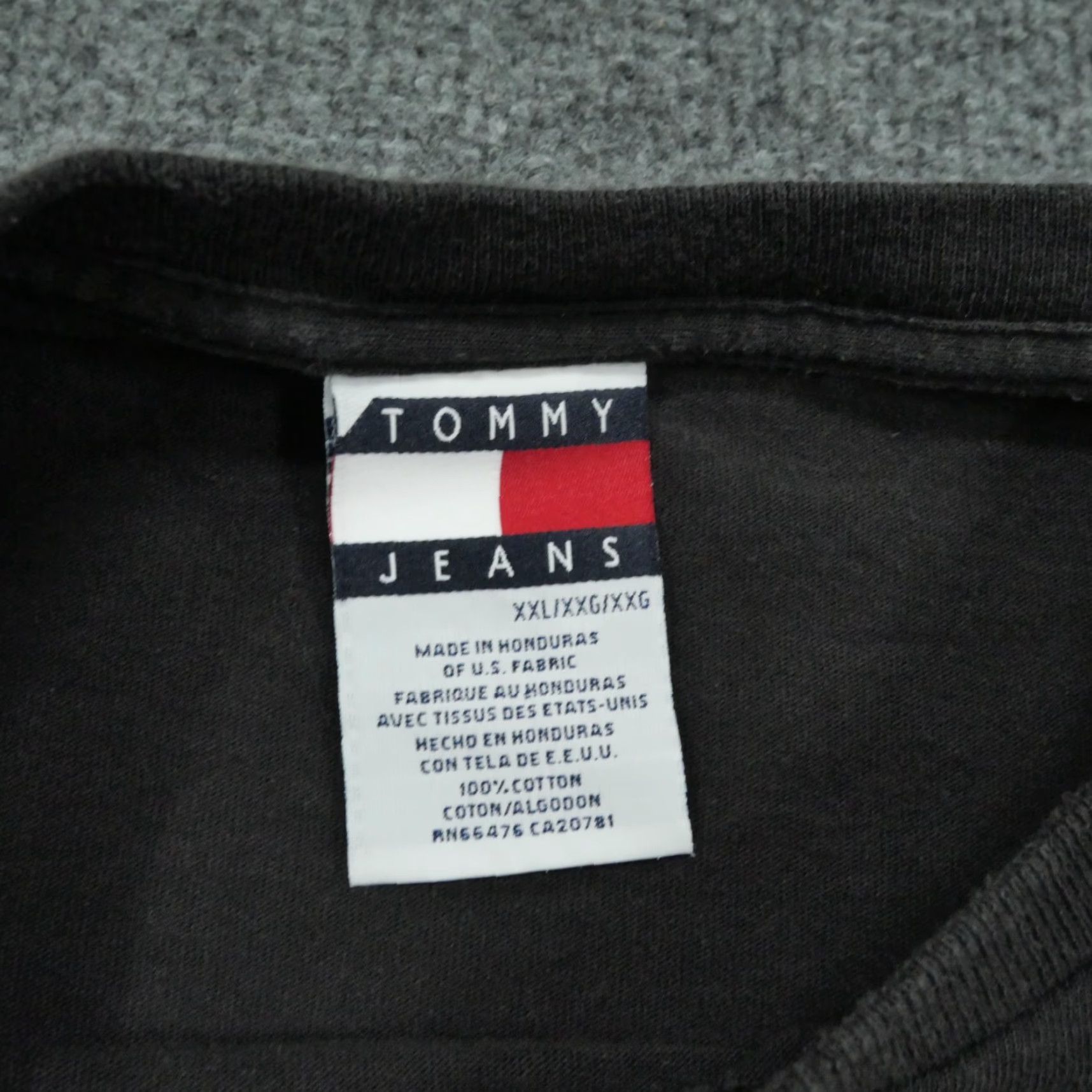 Tommy Hilfiger VINTAGE Tommy Hilfiger T Shirt Mens 2XL Black Crest Spell Out Lion Y2K Shirt Mens 2XL Black Crest Spell Out Lion Graphic Print Size US XXL / EU 58 / 5 - 4 Thumbnail