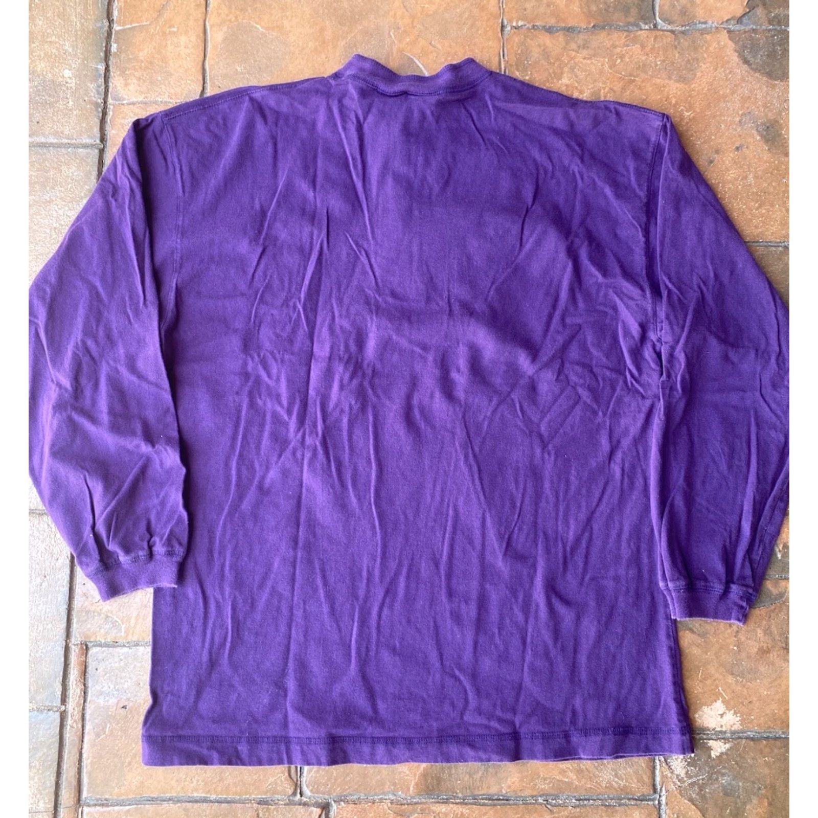 Disney VINTAGE Disney The Seven Dwarfs Shirt Men XL Crew Neck Embroidered Button Purple 1990s 90s T-Shirt Size US XL / EU 56 / 4 - 3 Thumbnail