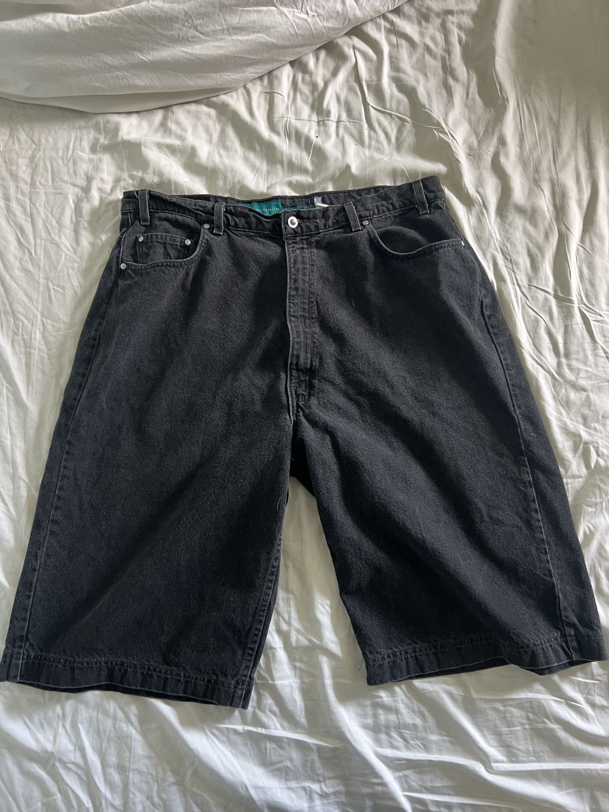 Other Vintage Levi’s SilverTab Jean Shorts – SF Cal (pre-2003) Size US 38 / EU 54 - 1 Thumbnail