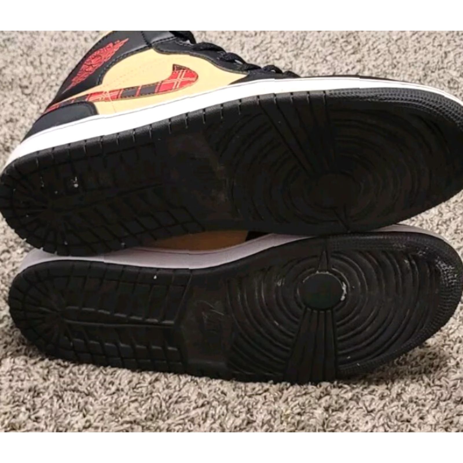 Jordan Brand Jordan Air 1 Mid SE Tartan Swoosh Sneakers Men 9.5 Barely Worn Black/Multi-Color Sesame Fire Red White Size US 10 / EU 43 - 4 Thumbnail