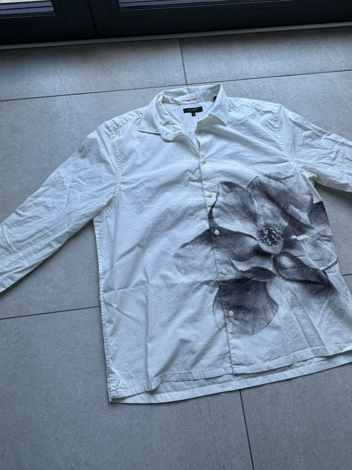 Ted Baker Shirt ted baker flower print monochromatic luxury Size US M / EU 48-50 / 2 - 1 Thumbnail