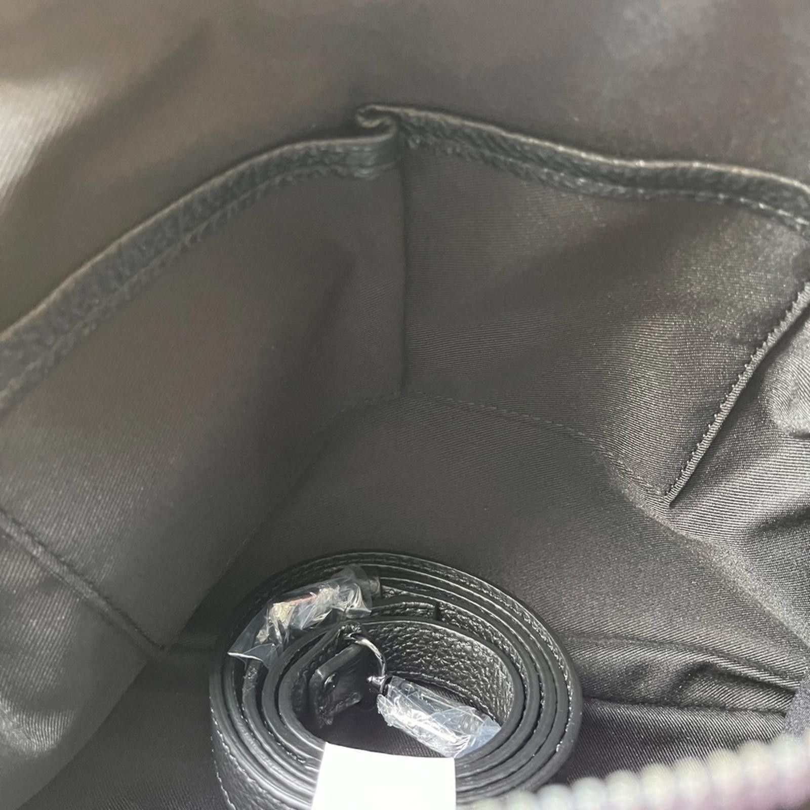 Designer IO Pelle Black Skull Embossed Crossbody Bag NWT Size ONE SIZE - 6 Thumbnail