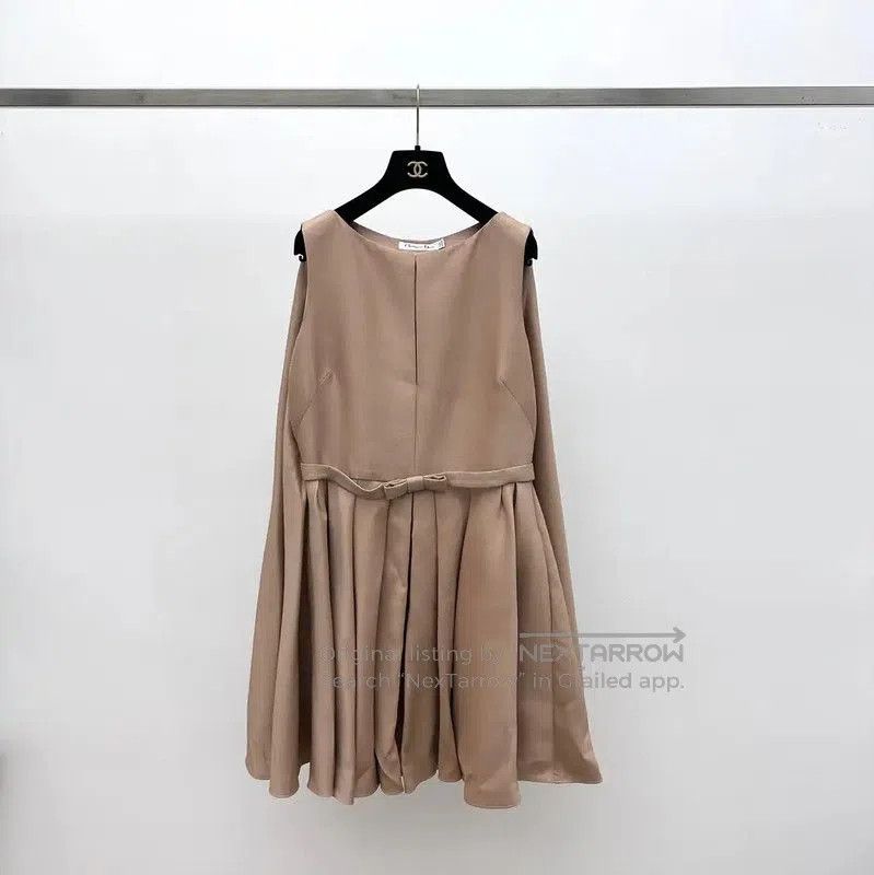 Dior Dior Elegant Midi Dress in Light Beige . Size M / US 6-8 / IT 42-44 - 1 Thumbnail