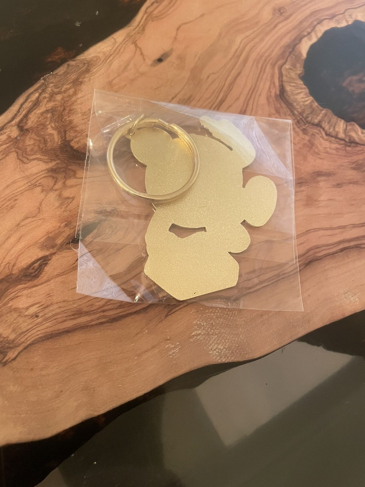 Sci-Fi Fantasy Sci-Fi Fantasy ‘Time Travel’ Clock-man Keychain in Gold Size ONE SIZE - 8 Thumbnail