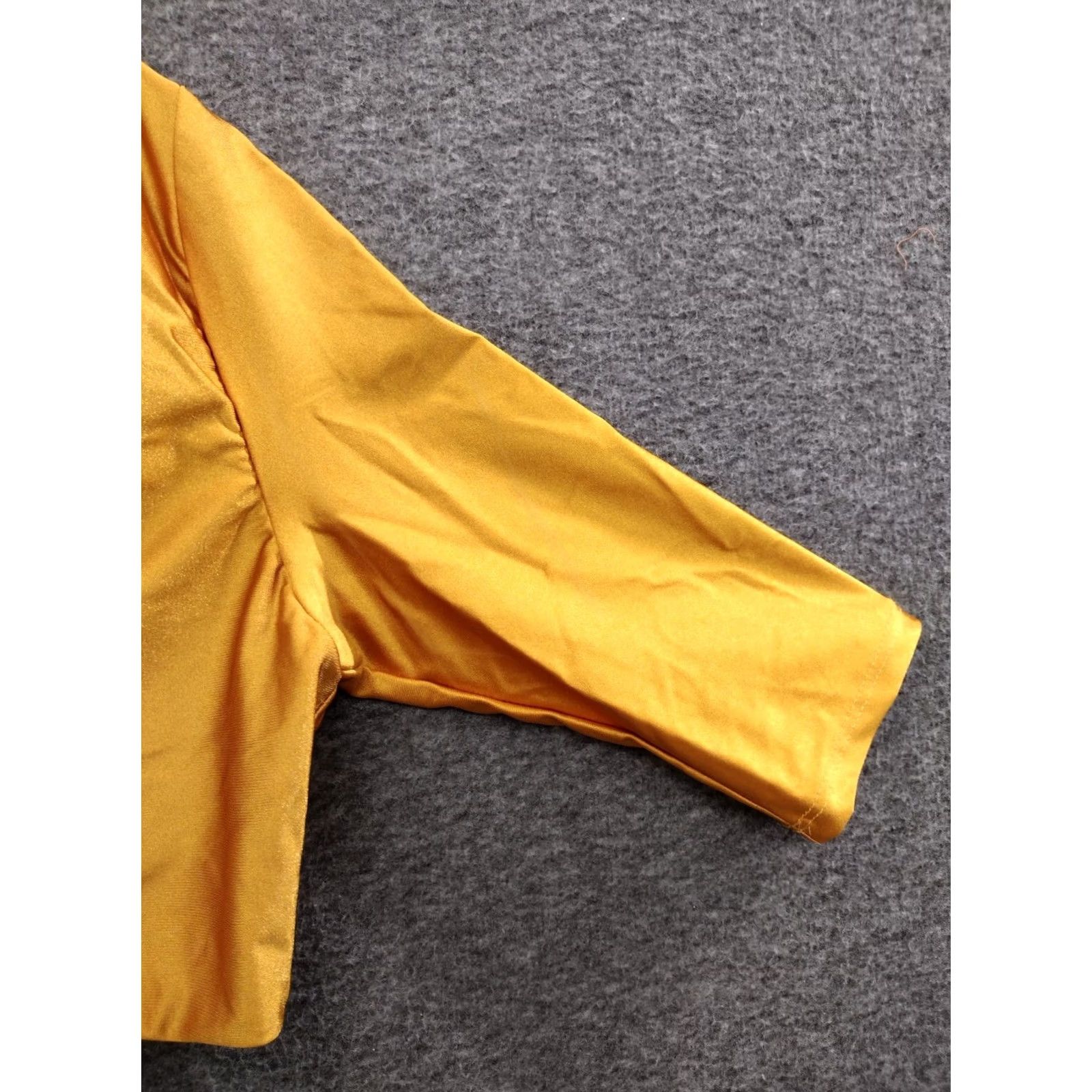 Soffe Codigo Crop Top Women's S Off Yellow One Shoulder Cut Out Top Size S / US 4 / IT 40 - 7 Thumbnail