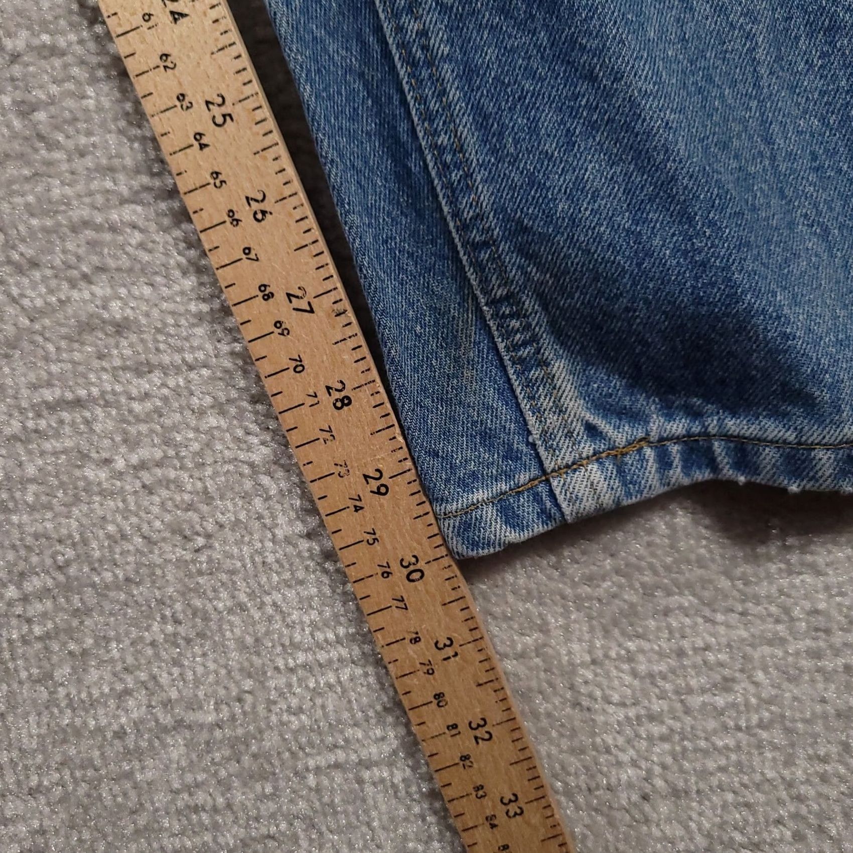 Carhartt VINTAGE Carhartt Jeans DST B17 Relaxed Fit Medium Wash 38x30 Mens Blue 5-Pocket Distressed Not Stained Size US 38 / EU 54 - 6 Thumbnail