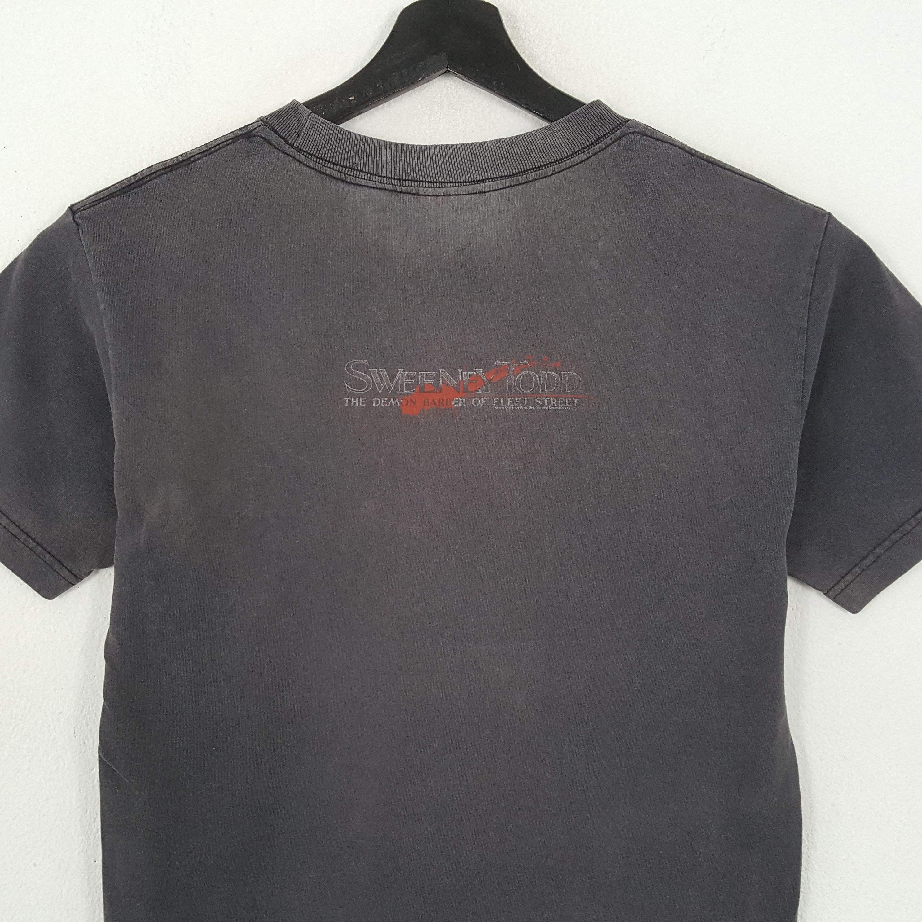Vintage SWEENEY TODD by REVENGE Movie Vintage Tshirt Size US S / EU 44-46 / 1 - 4 Thumbnail