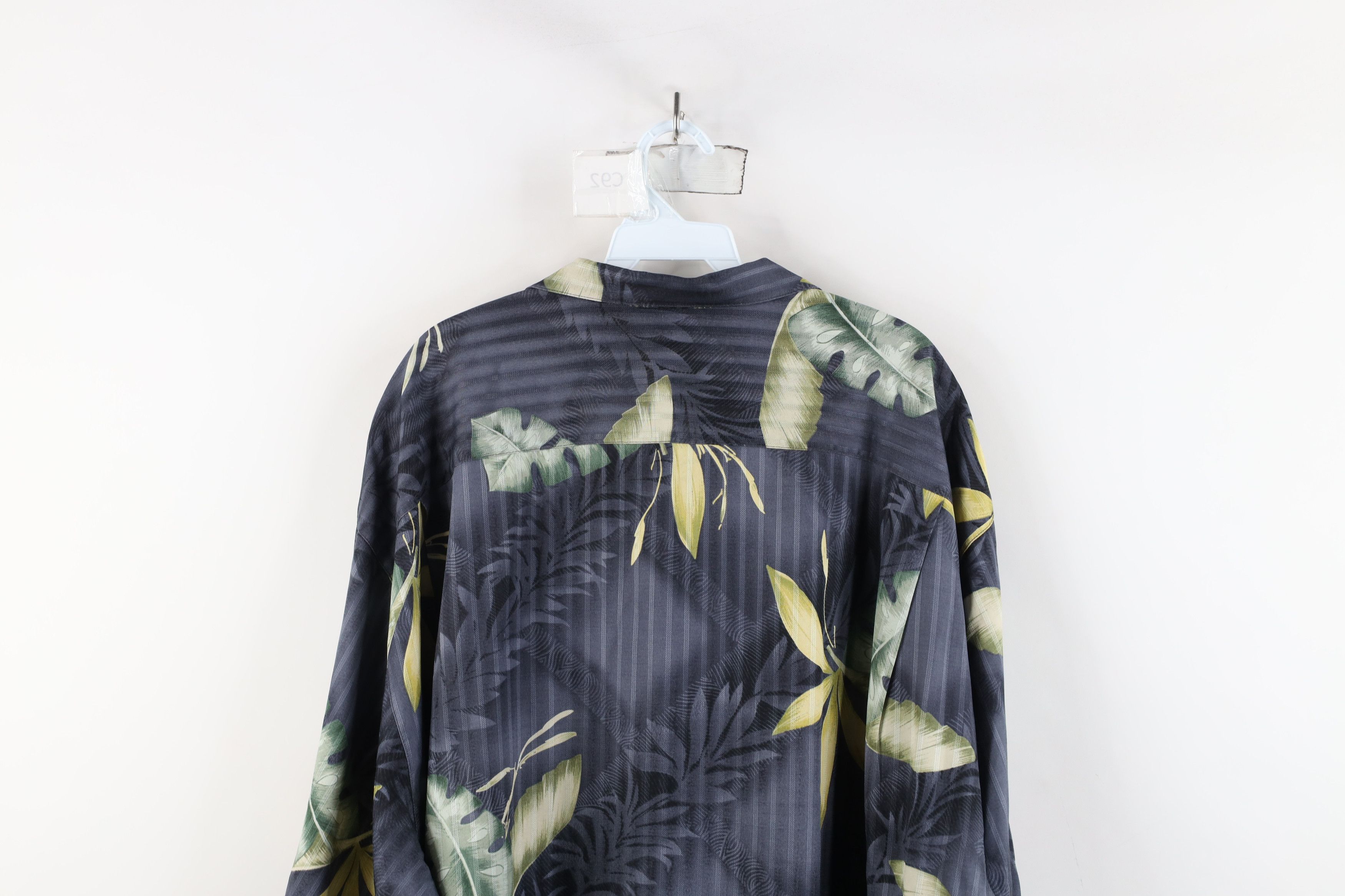 Tommy Bahama × Vintage Vintage 90s Tommy Bahama Looped Collar Hawaiian Button Shirt Size US XXL / EU 58 / 5 - 11 Thumbnail