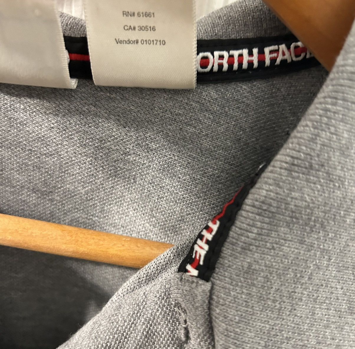 The North Face VTG The North Face Mens Grey Polo Shirt - Size M Size US M / EU 48-50 / 2 - 8 Thumbnail