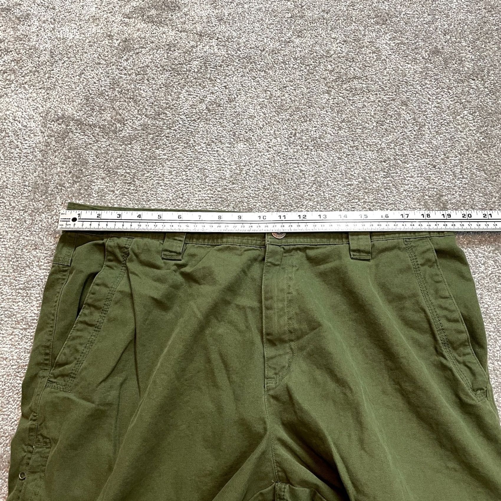 Vintage VINTAGE Columbia Chino Shorts Mens 38 Green Cotton Outdoor Hiking Adult 11" Inseam Snap Size US 38 / EU 54 - 6 Thumbnail