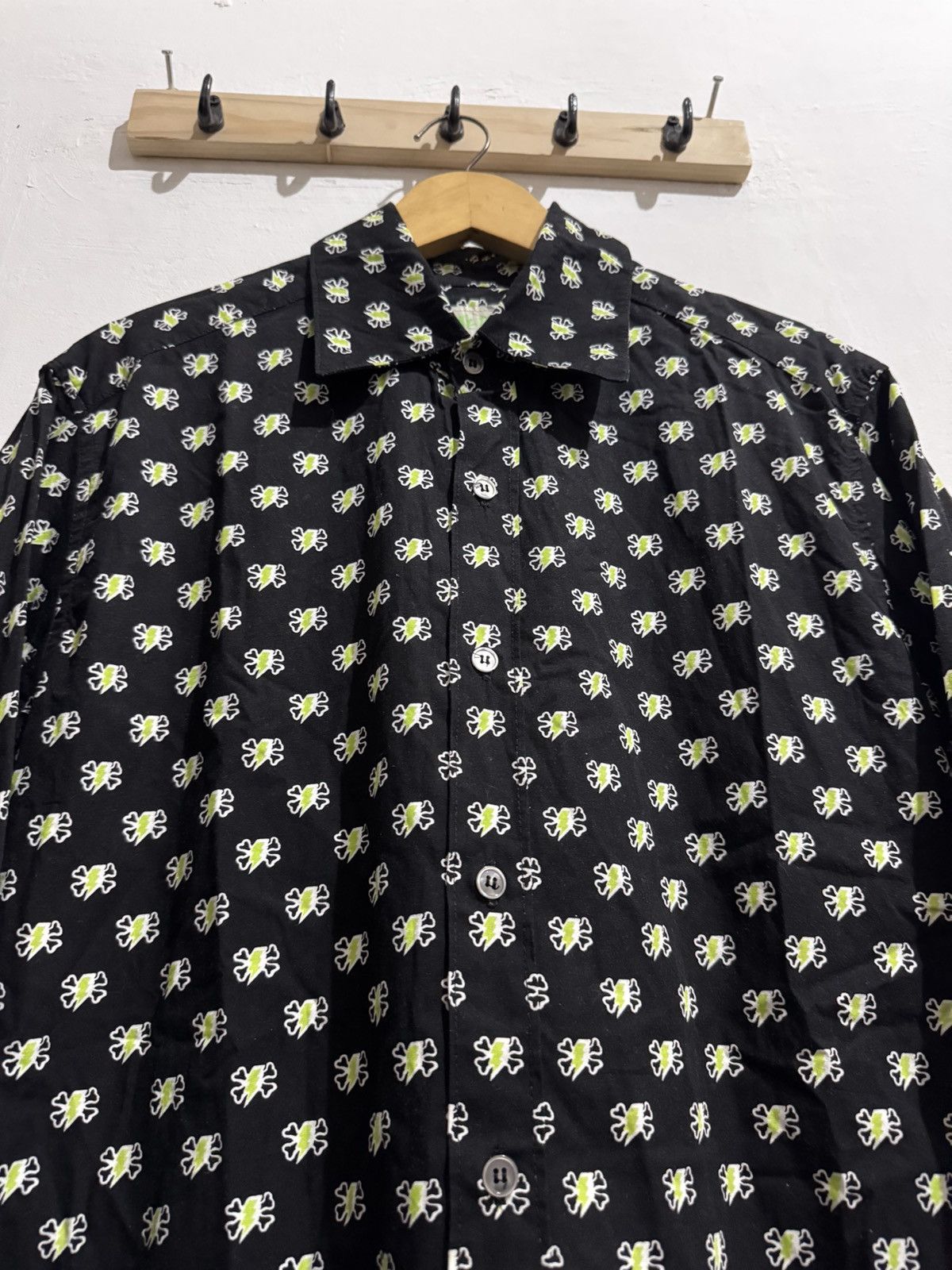 Undercover 01ss Undercover Chaotic Discord Thunder/Crossbone Shirt Size US M / EU 48-50 / 2 - 4 Thumbnail