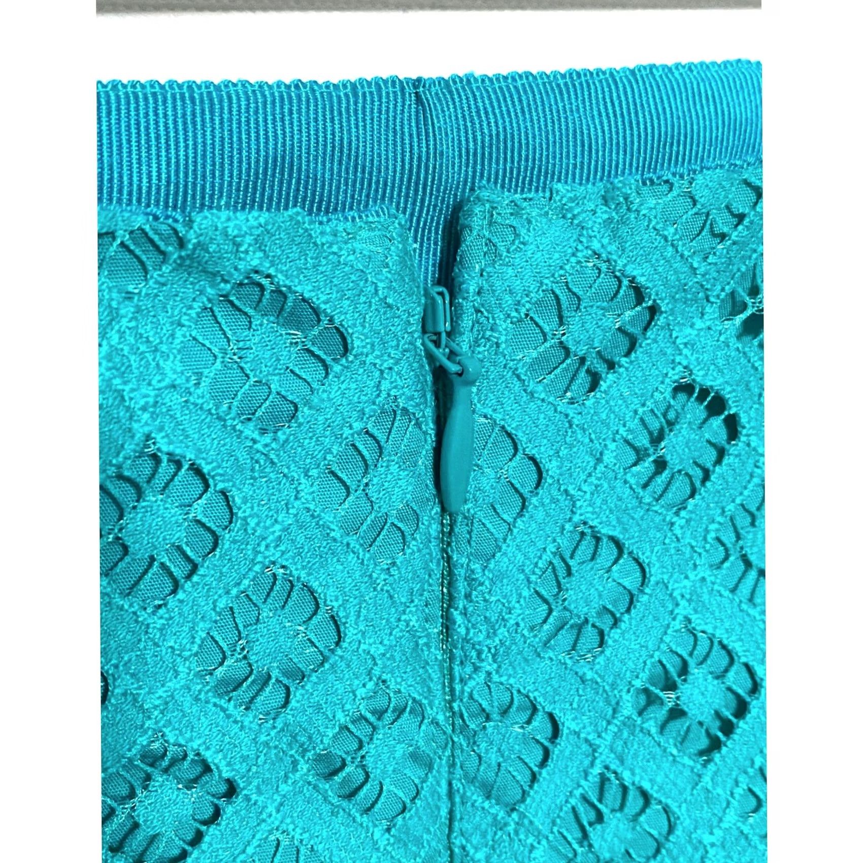 Loft LOFT Floral Pencil Skirt Lace Overlay Teal 6 Lined Knee Length Work Preppy Womens Dressy Career Skirt Size 28" / US 6 / IT 42 - 4 Thumbnail