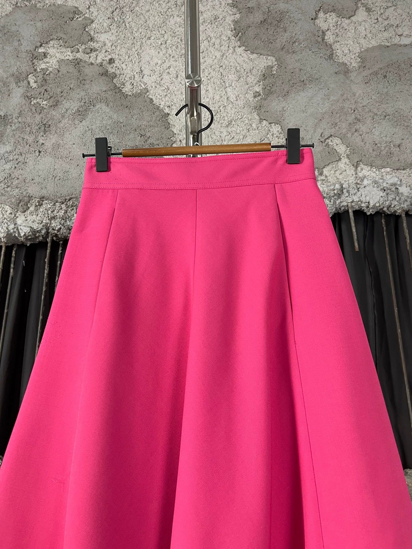 Gucci Gucci Women's New Skirt Size 36 Size 25" / US 0 / IT 36 - 3 Thumbnail