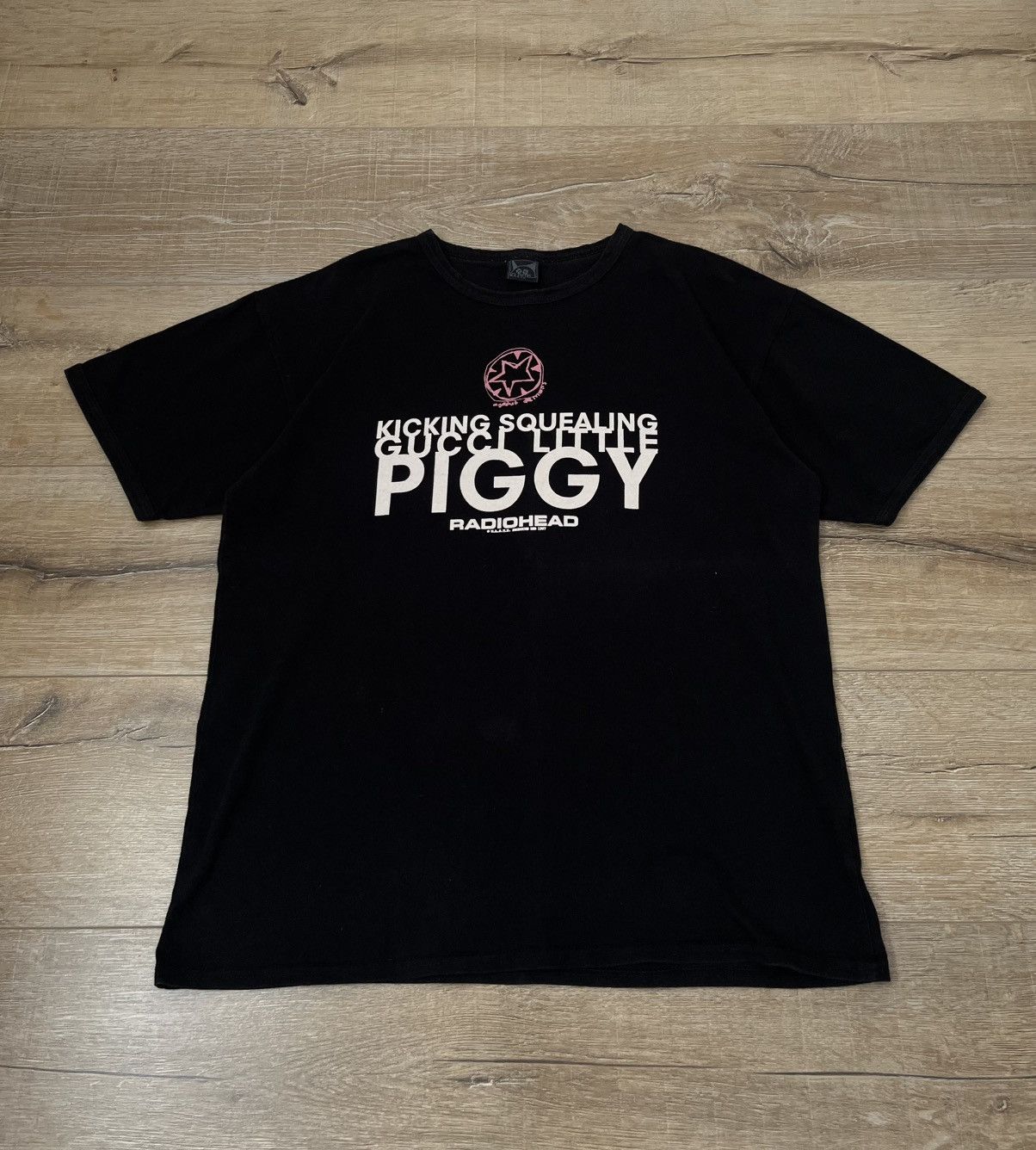 Band Tees RADIOHEAD 1997 KICKING SQUEALING GUCCI LITTLE PIGGY T-SHIRT Size US L / EU 52-54 / 3 - 6 Thumbnail