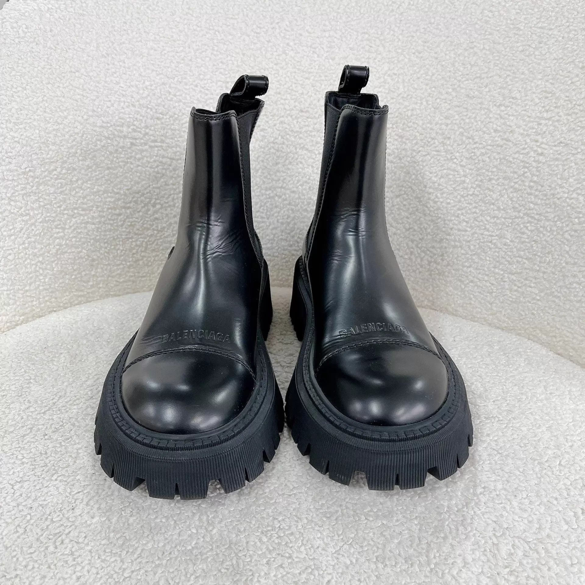 Balenciaga Balenciaga Black Chelsea Boots 35 EU Size US 4.5 / IT 34.5 - 2 Thumbnail