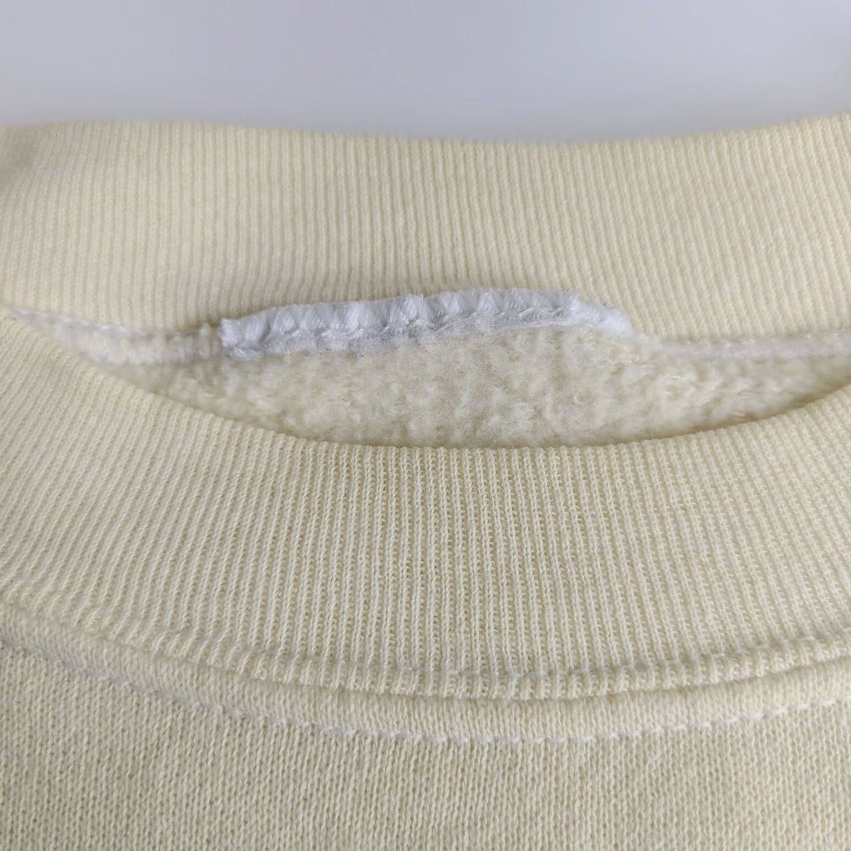Jerzees VINTAGE 90s Women’s Crewneck Sweatshirt L Made in USA Grandma Bear Sweatshirt, Yellow, PUllover, Long Sleeve, Cotton, 90s, Women Size L / US 10 / IT 46 - 5 Thumbnail