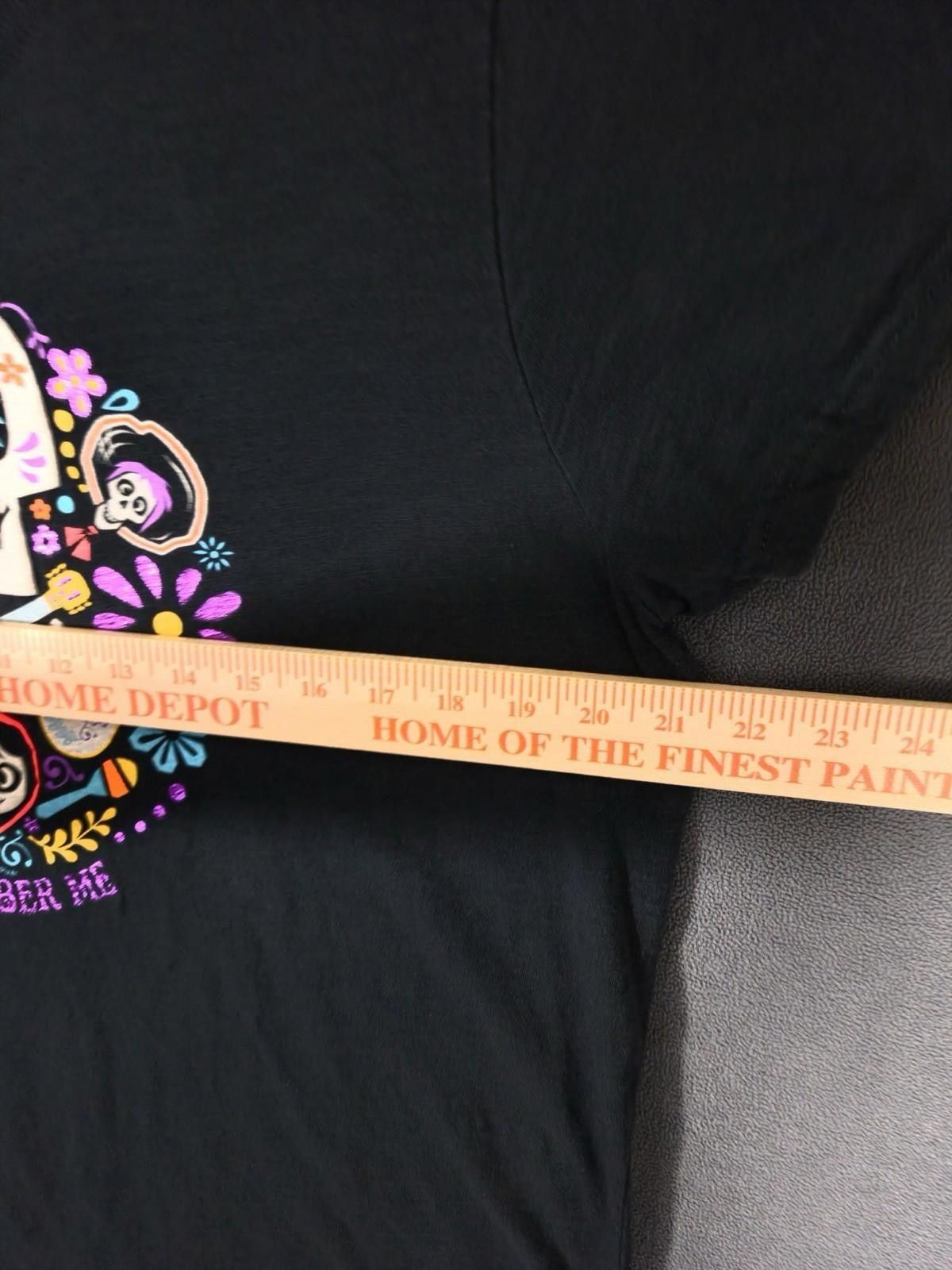 Other Disney Pixar Coco “Remember Me” Día de los Muertos TShirt XL Size XL / US 12-14 / IT 48-50 - 3 Thumbnail