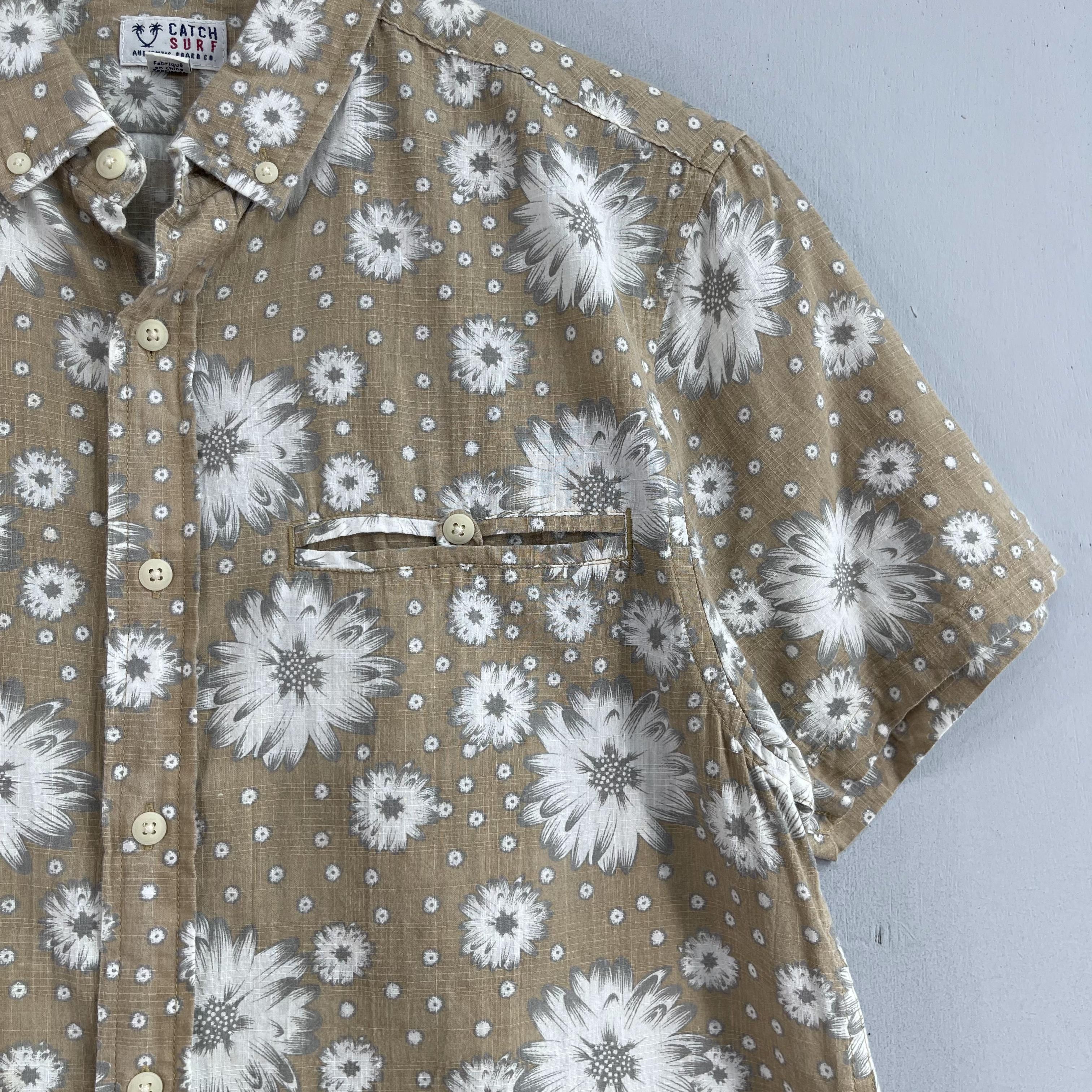 Japanese Brand Catch Surf Hawaii White Chrysanthemum Floral Motive Shirt Size US M / EU 48-50 / 2 - 3 Thumbnail