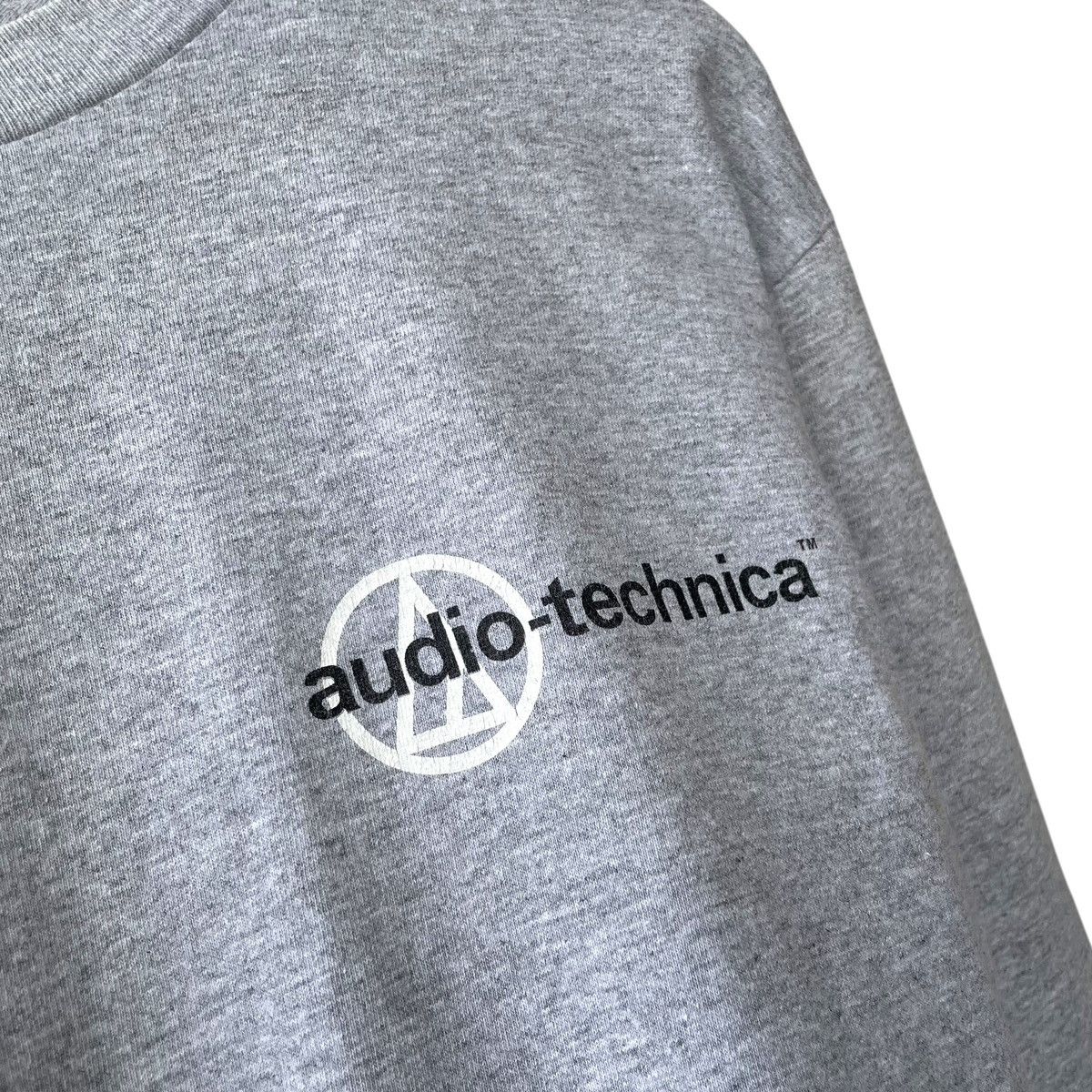 Vintage Audio-Technica Japan Vintage 2000s Longsleeve Logo Tee Size US M / EU 48-50 / 2 - 4 Thumbnail