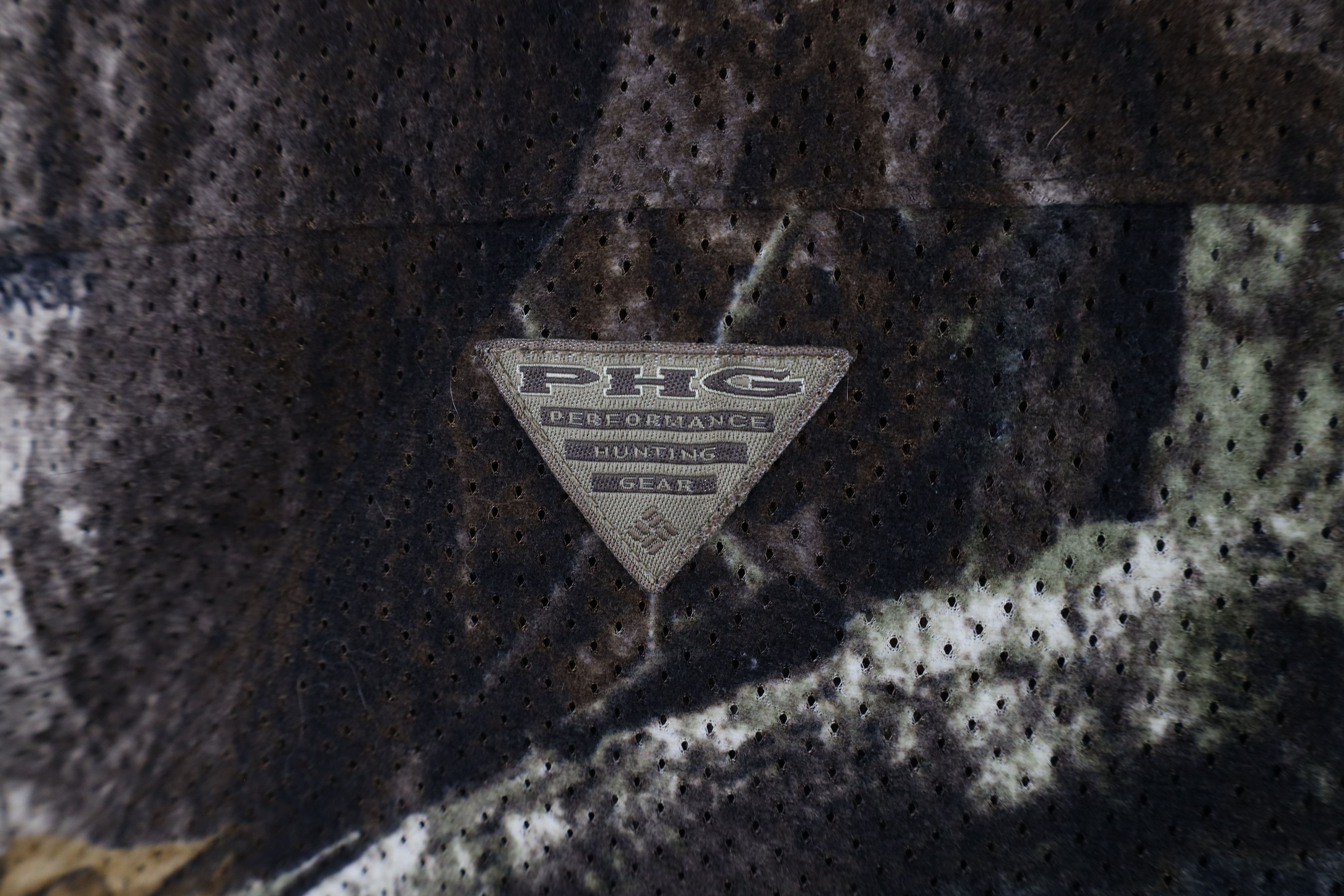 Columbia × Vintage Vintage Columbia Mesh Camouflage Collared Button Down Shirt Size US XL / EU 56 / 4 - 10 Thumbnail