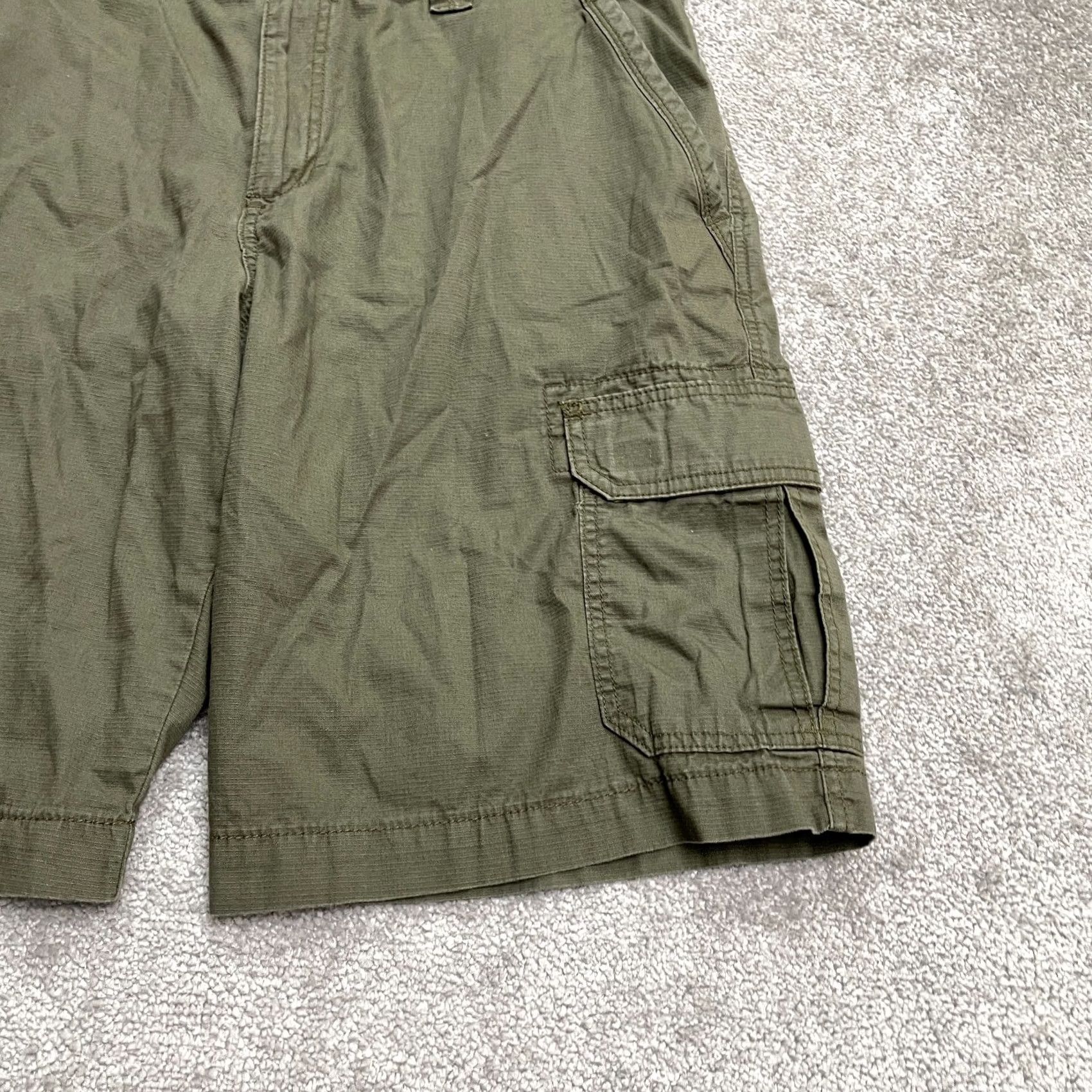 Eddie Bauer Eddie Bauer Cargo Shorts Mens 40 Army Green 100% Cotton Pockets Outdoor Casual Cargo Shorts Mens 40 Green Casual Outdoors Men Size US 40 / EU 56 - 6 Thumbnail