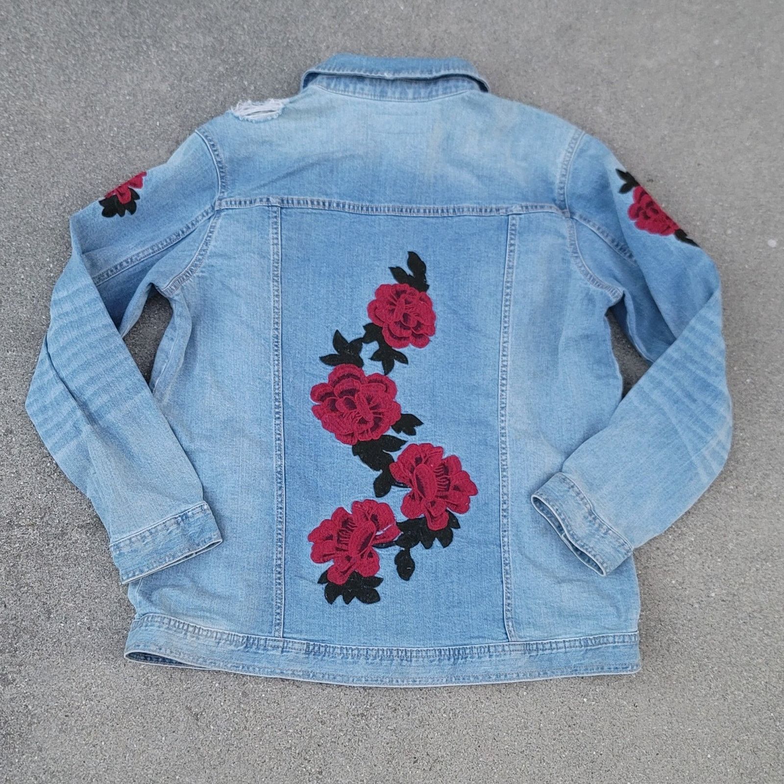 Arizona Jean Co. Arizona Jean Co Distressed Embroidered Roses Denim Jacket Size XL / US 12-14 / IT 48-50 - 1 Thumbnail
